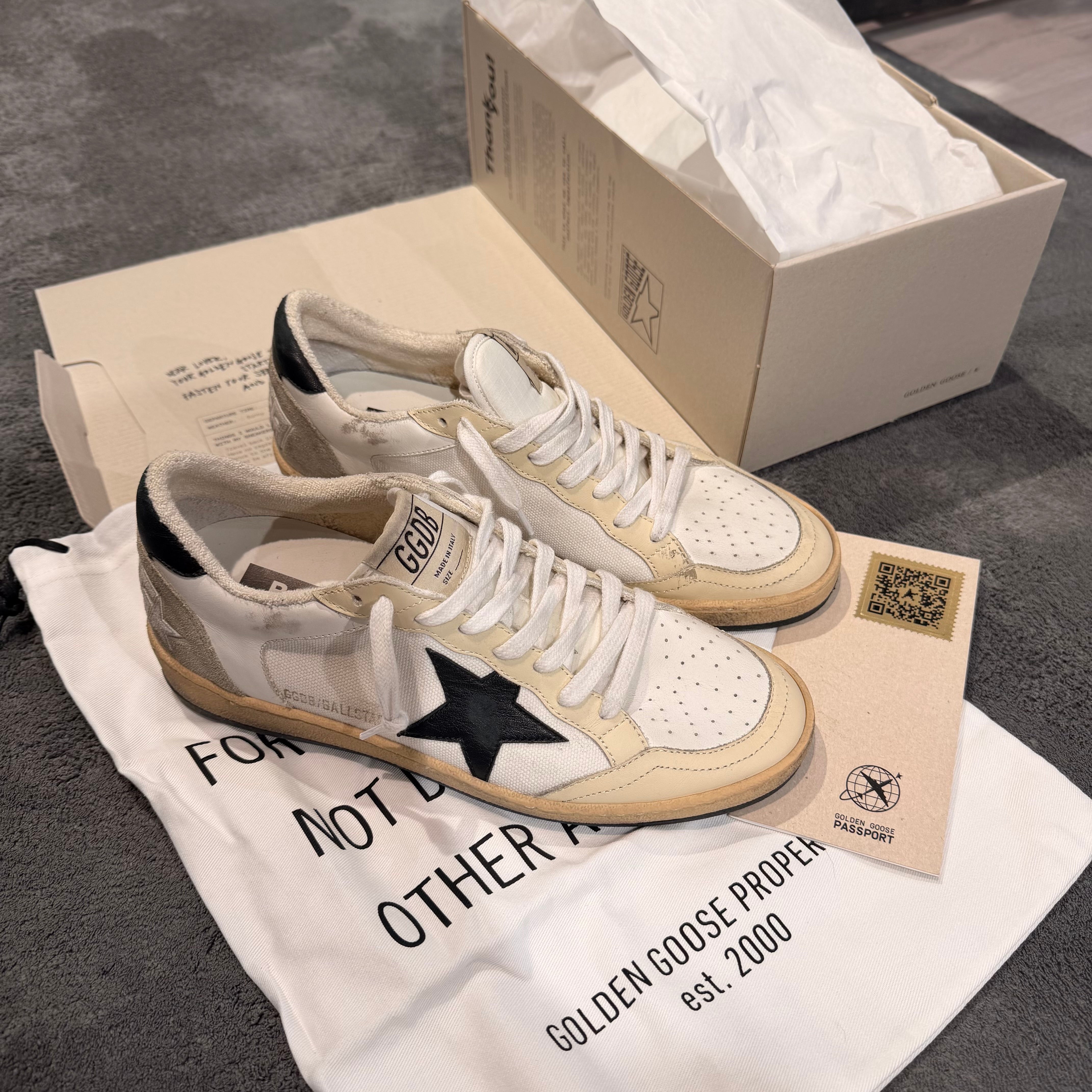 GOLDEN GOOSE BALLSTAR CREAM STAR BLACK