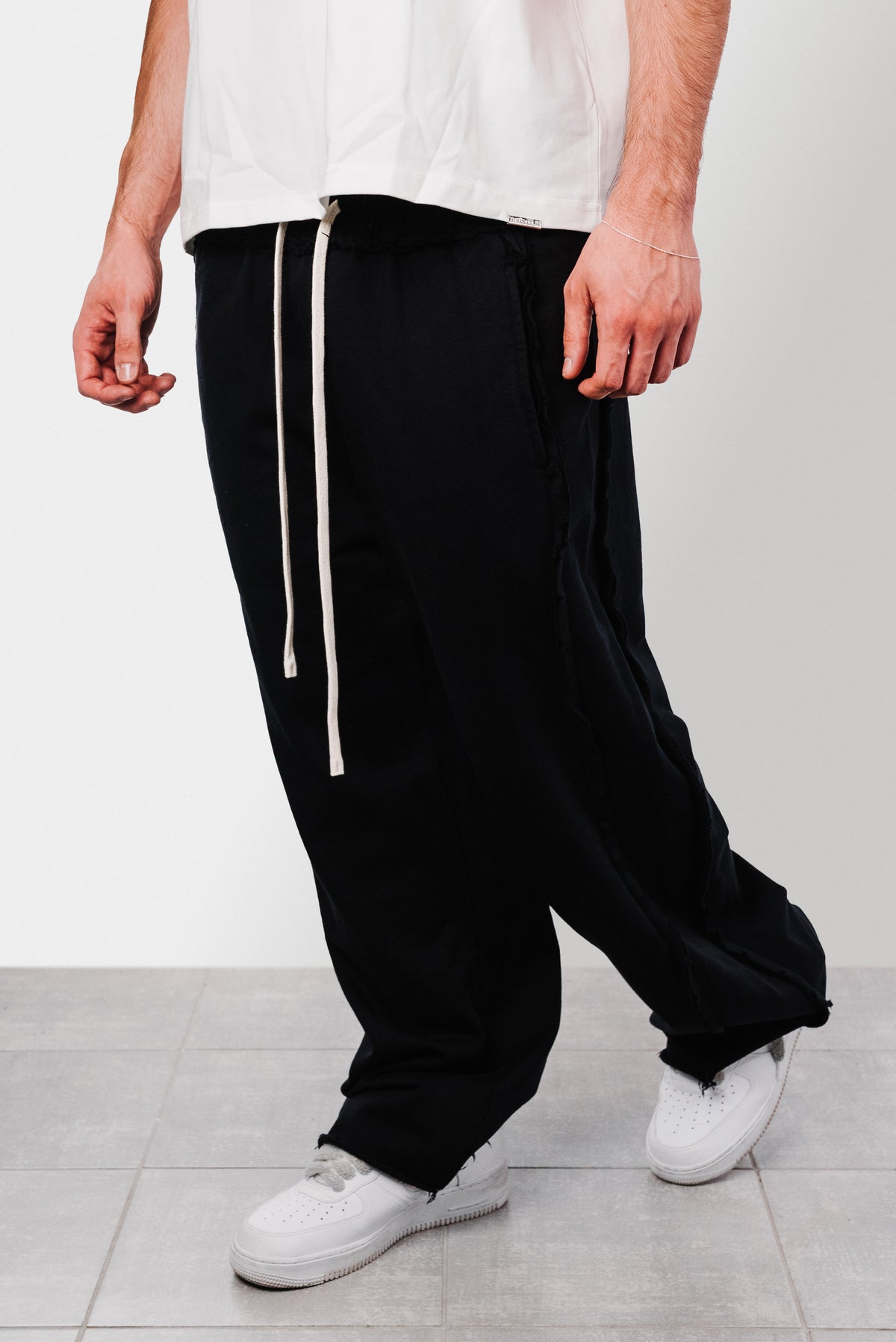 DISTRESSED BLACK SWEATPANTS - TheDoubleE x Shoebuya