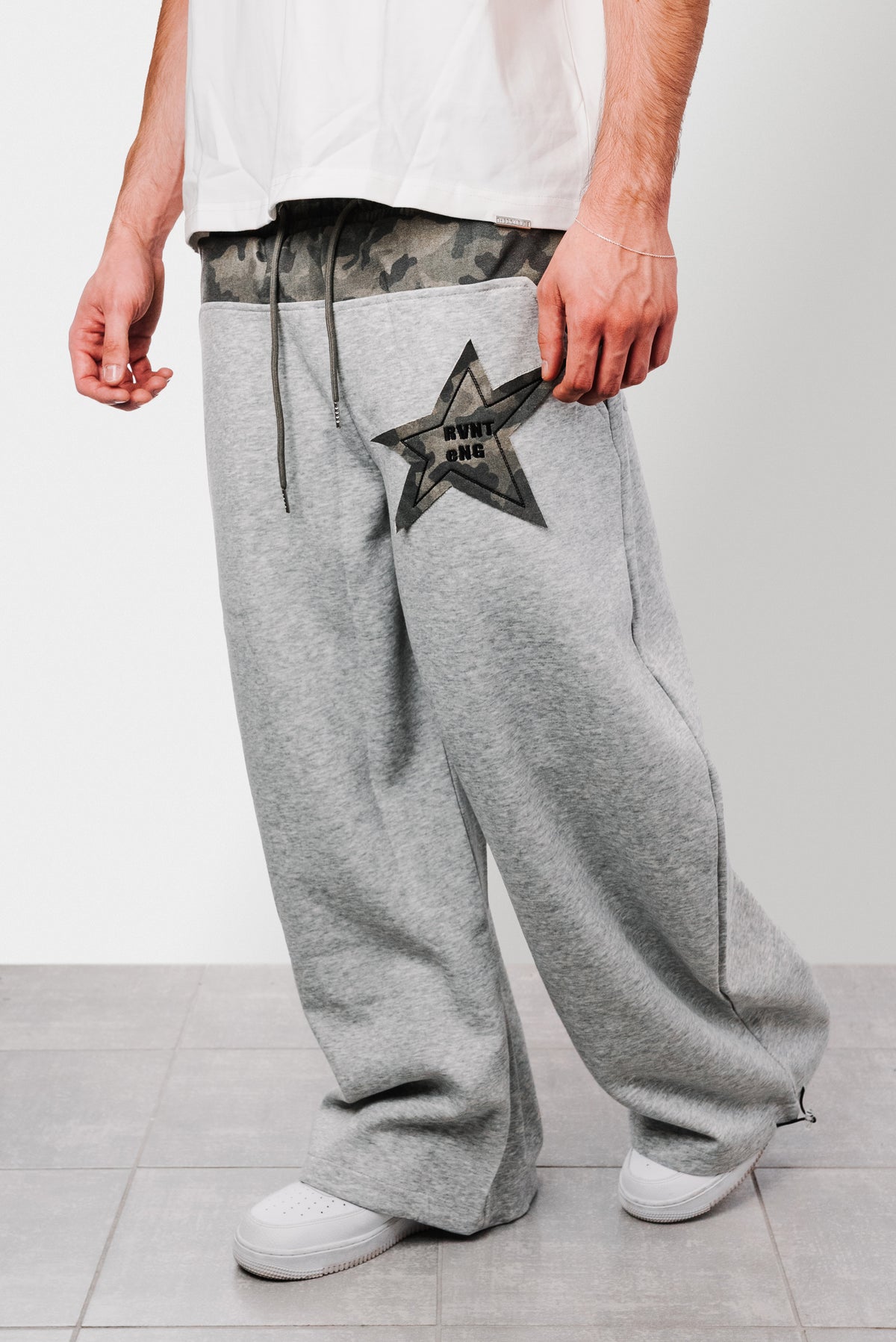 STAR CAMO GREY SWEATPANTS - Shoebuya Design