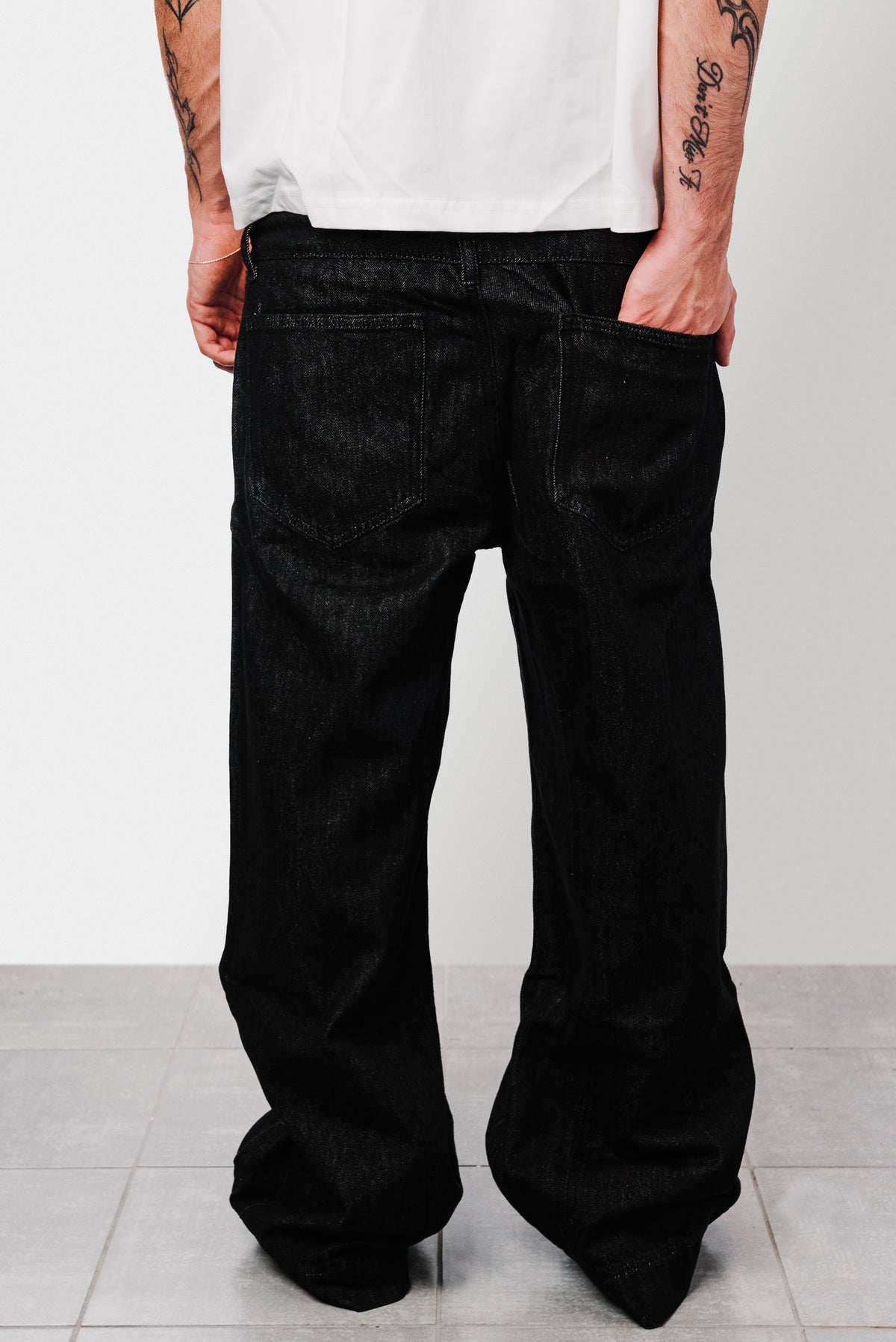 DOUBLE RAW BLACK DENIM JEANS - Shoebuya Design