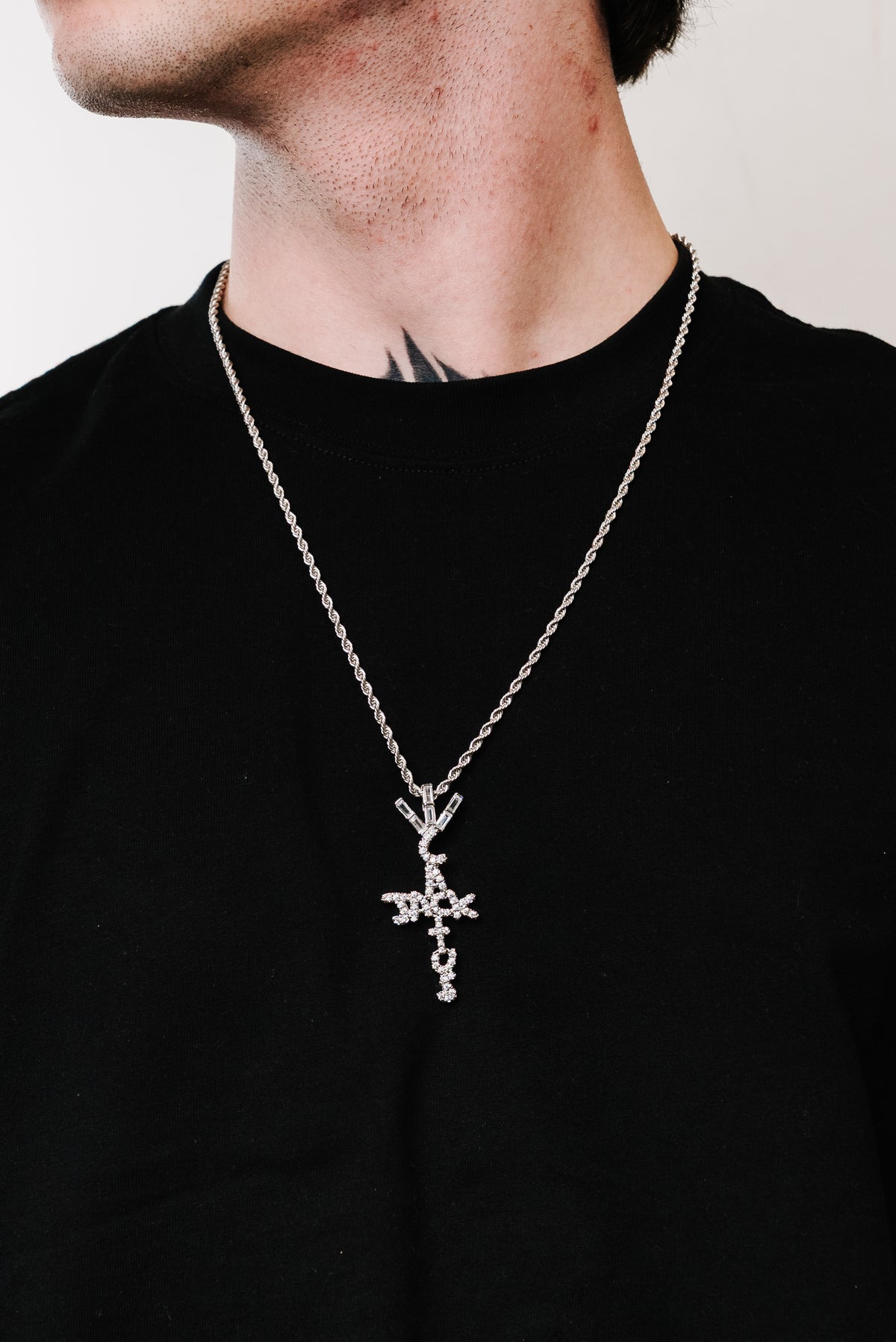 NOISSEY GLITTER NECKLACES