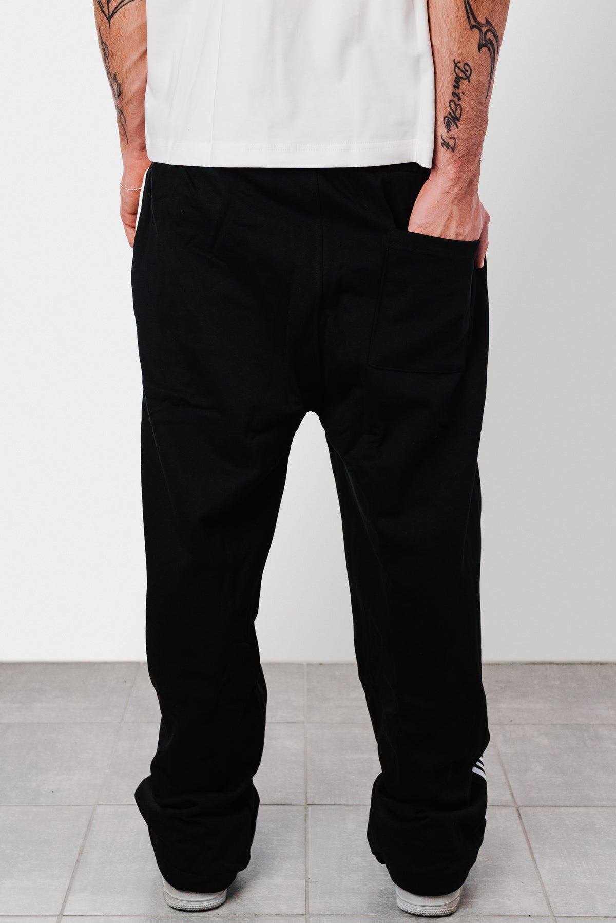 LINES BLACK PANTS - Riches Paris