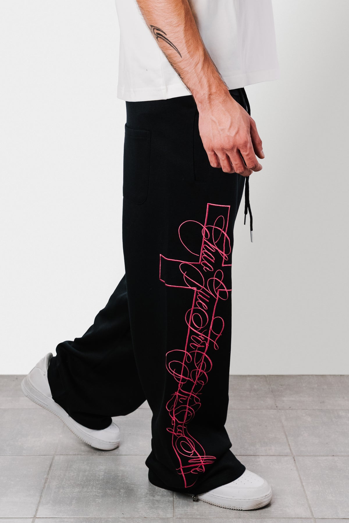 CROSS PINK BLACK SWEATPANTS - Shoebuya Design