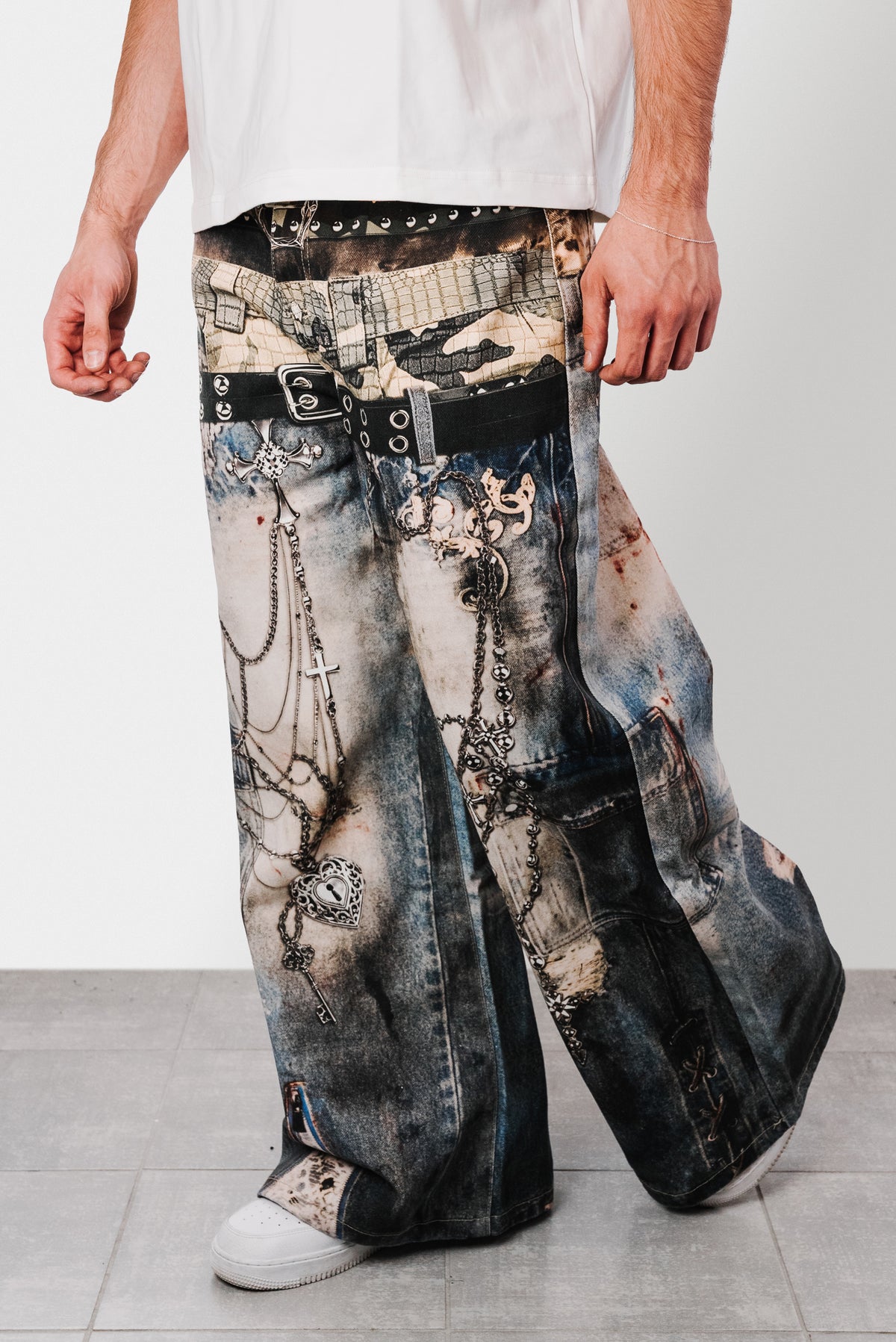 CHAIN LASER DENIM GREY JEANS - Shoebuya Design