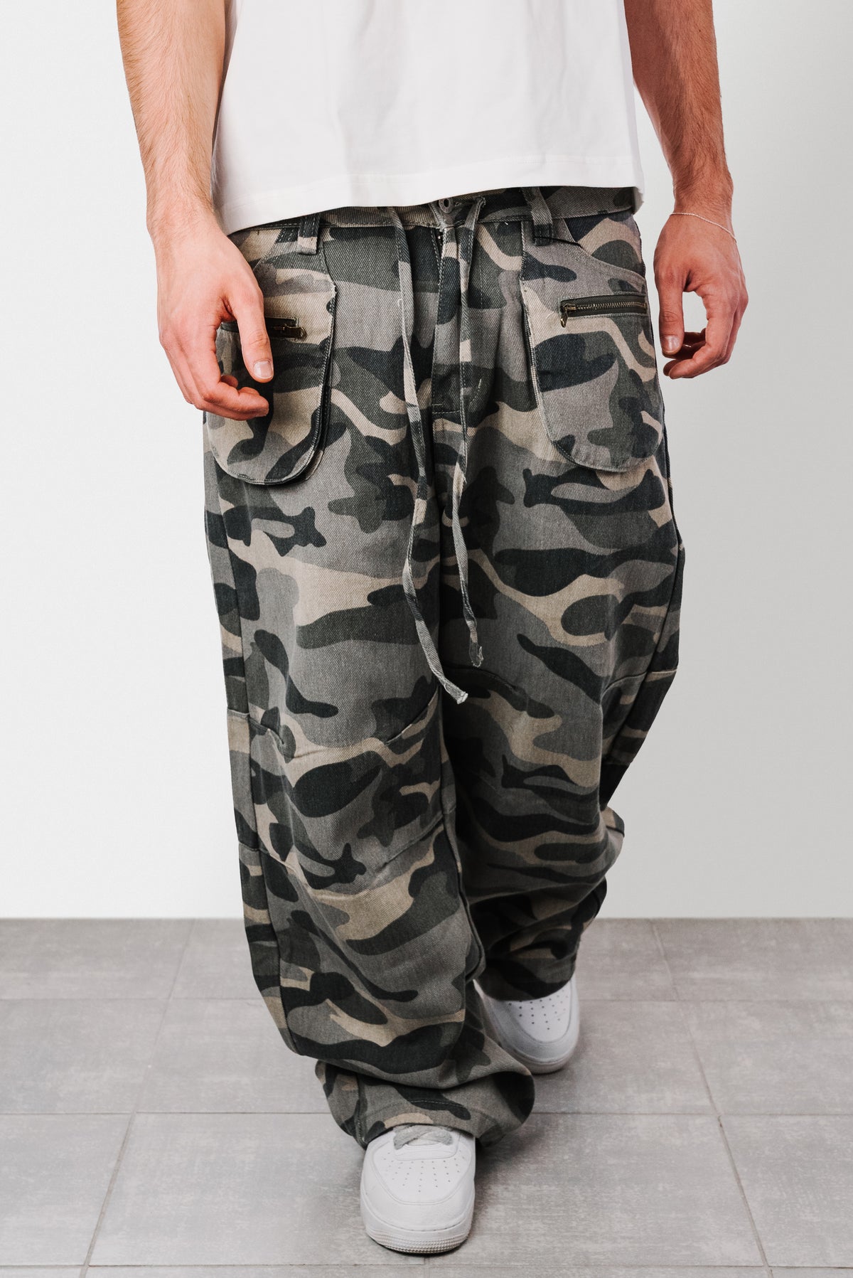 SP2 CAMO DENIM BALLOON JEANS - Shoebuya Design