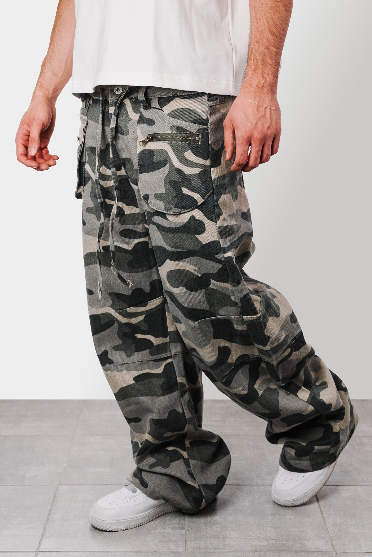 SP2 CAMO DENIM BALLOON JEANS - Shoebuya Design