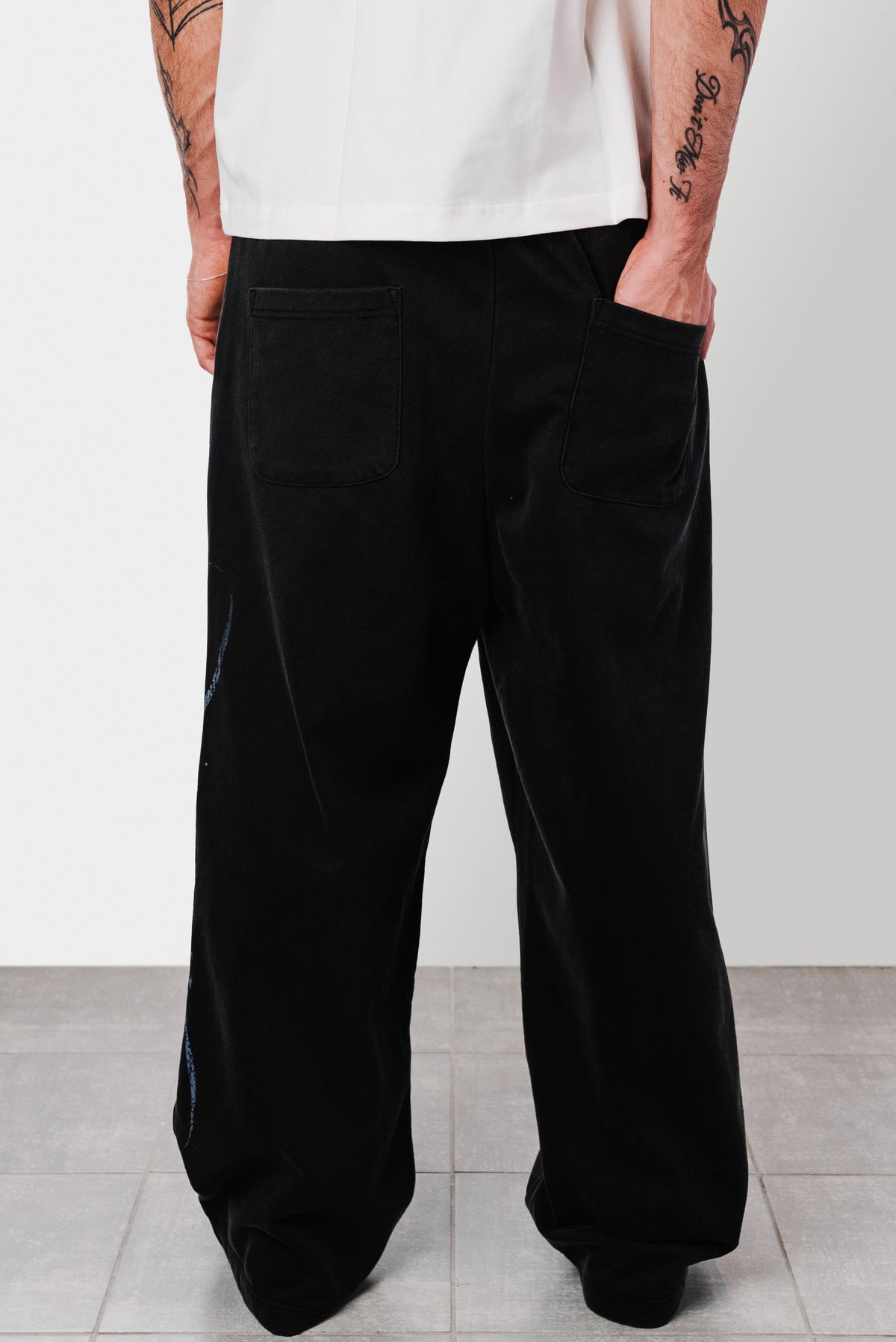 NEED NOTHING WASHED GREY SWEATPANTS - Shoebuya Design