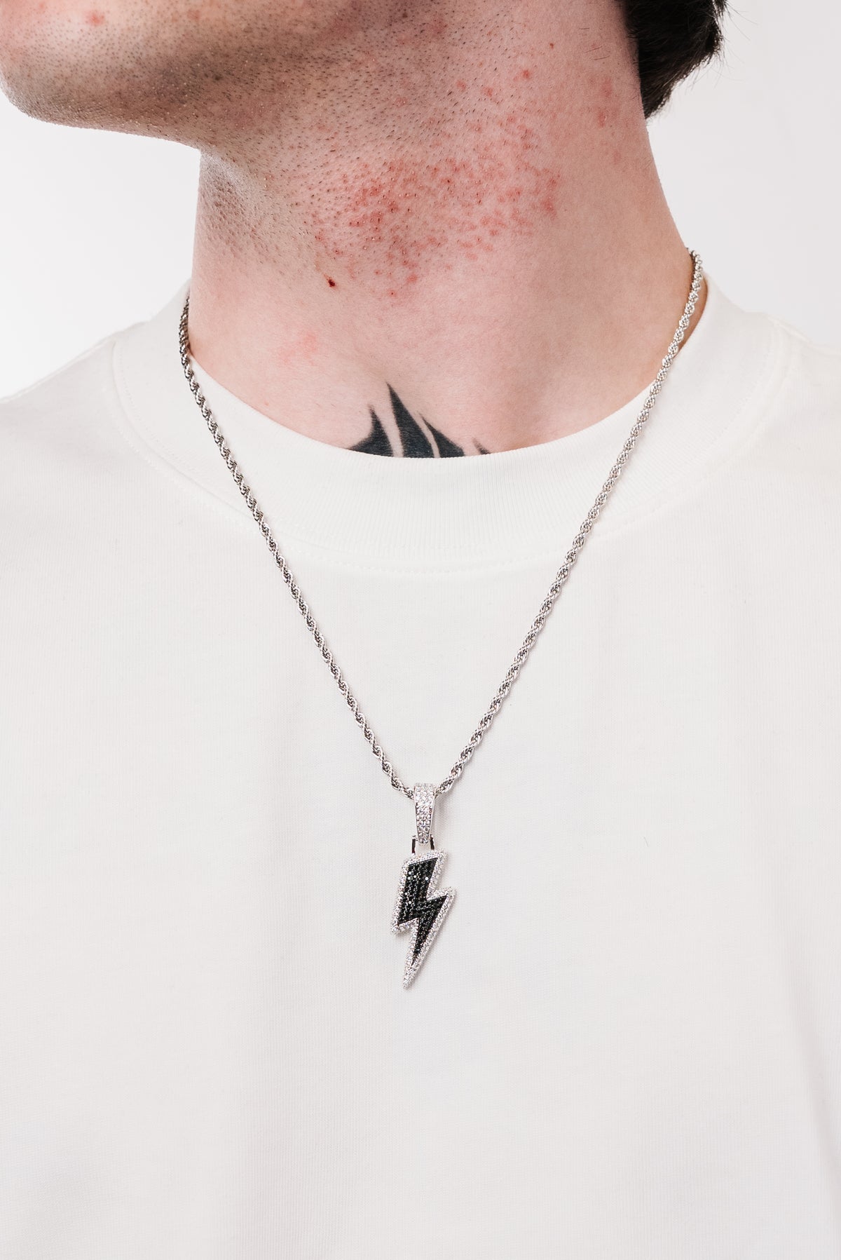 NOISSEY GLITTER NECKLACES