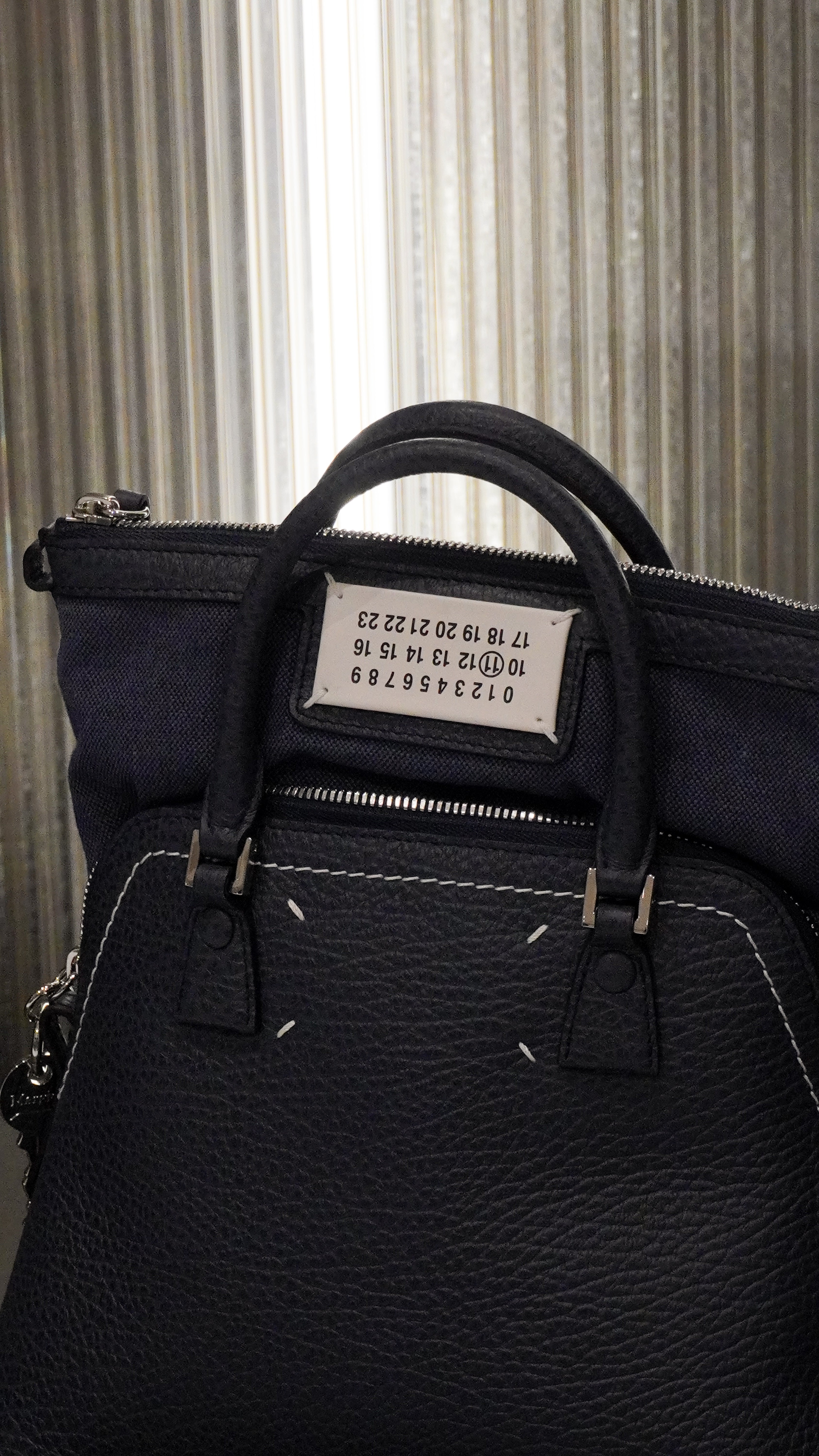 MM6 5AC MINI NAVY BLUE