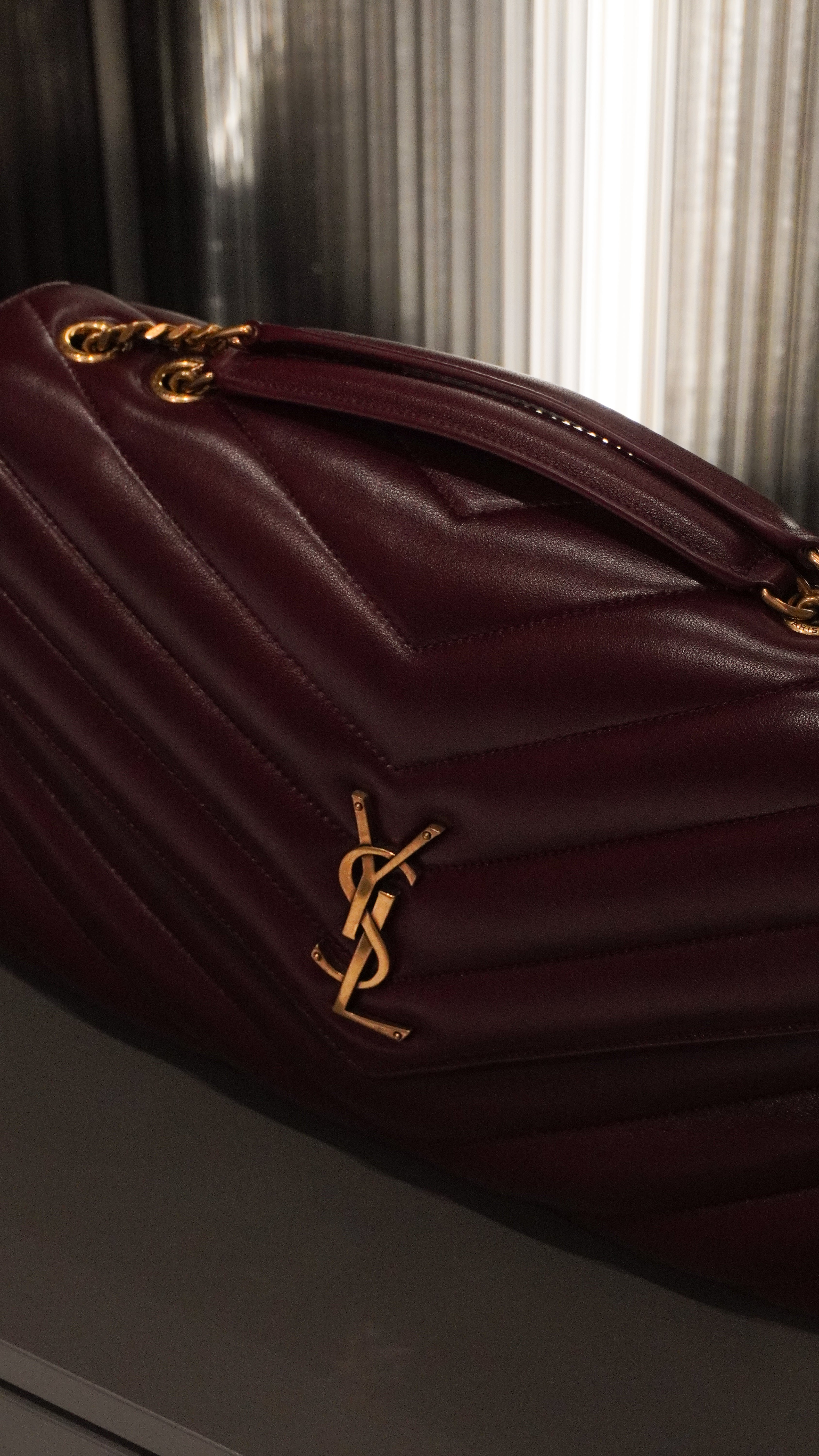 BORSA LOULOU BIG IN PELLE DI VITELLO TRAPUNTATA BORDEAUX - Yves Saint Laurent