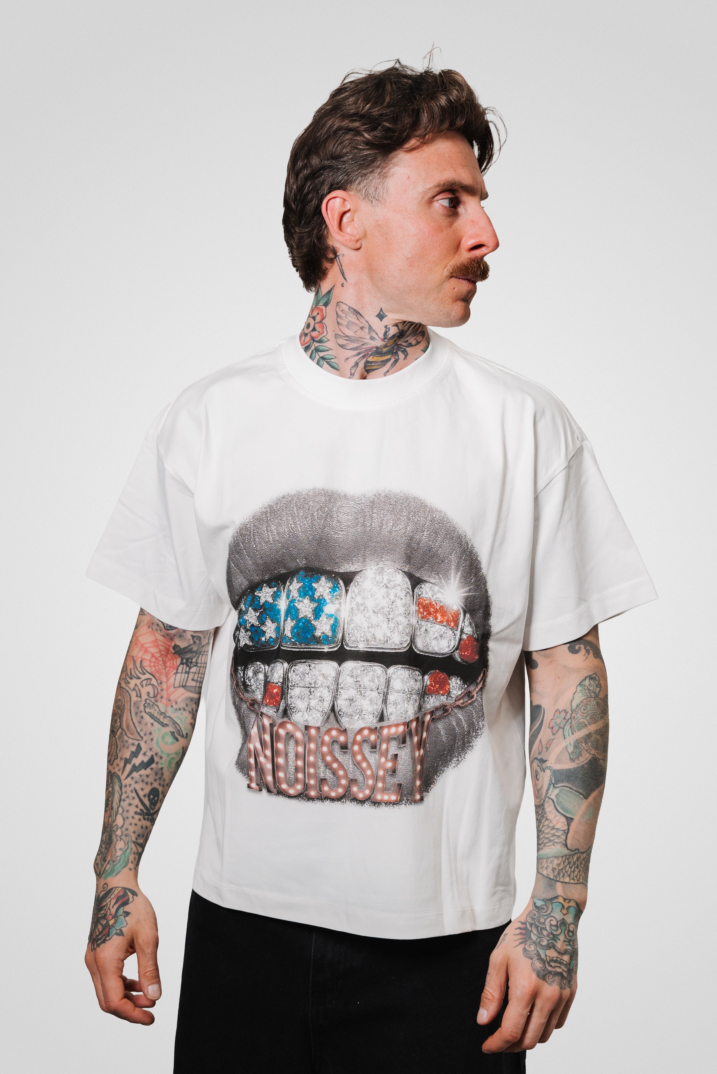 COLOR MOUTH WHITE BOXY TEE - Noissey Brand