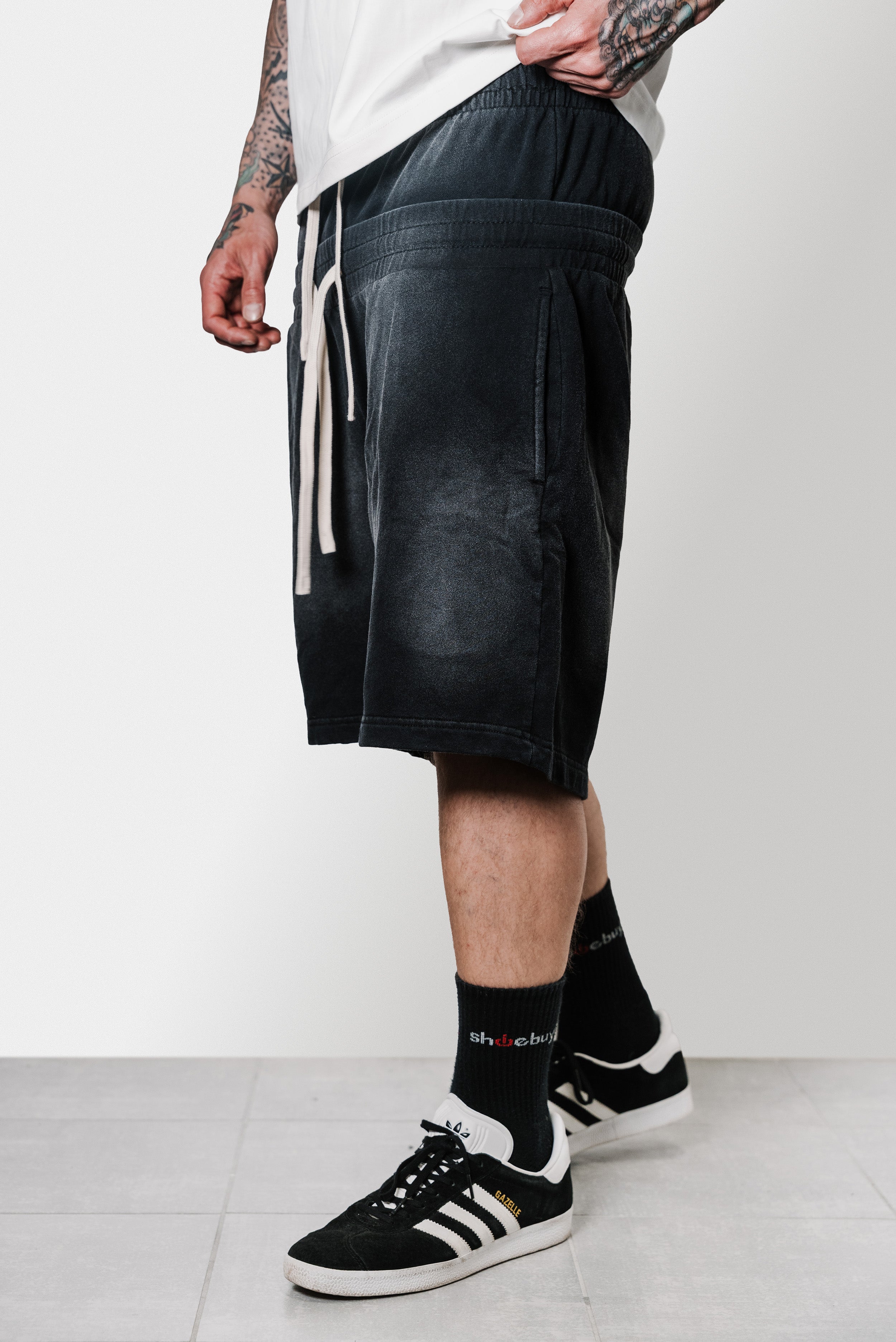 DOUBLE WASHED BLACK SHORTS - Shoebuya Design