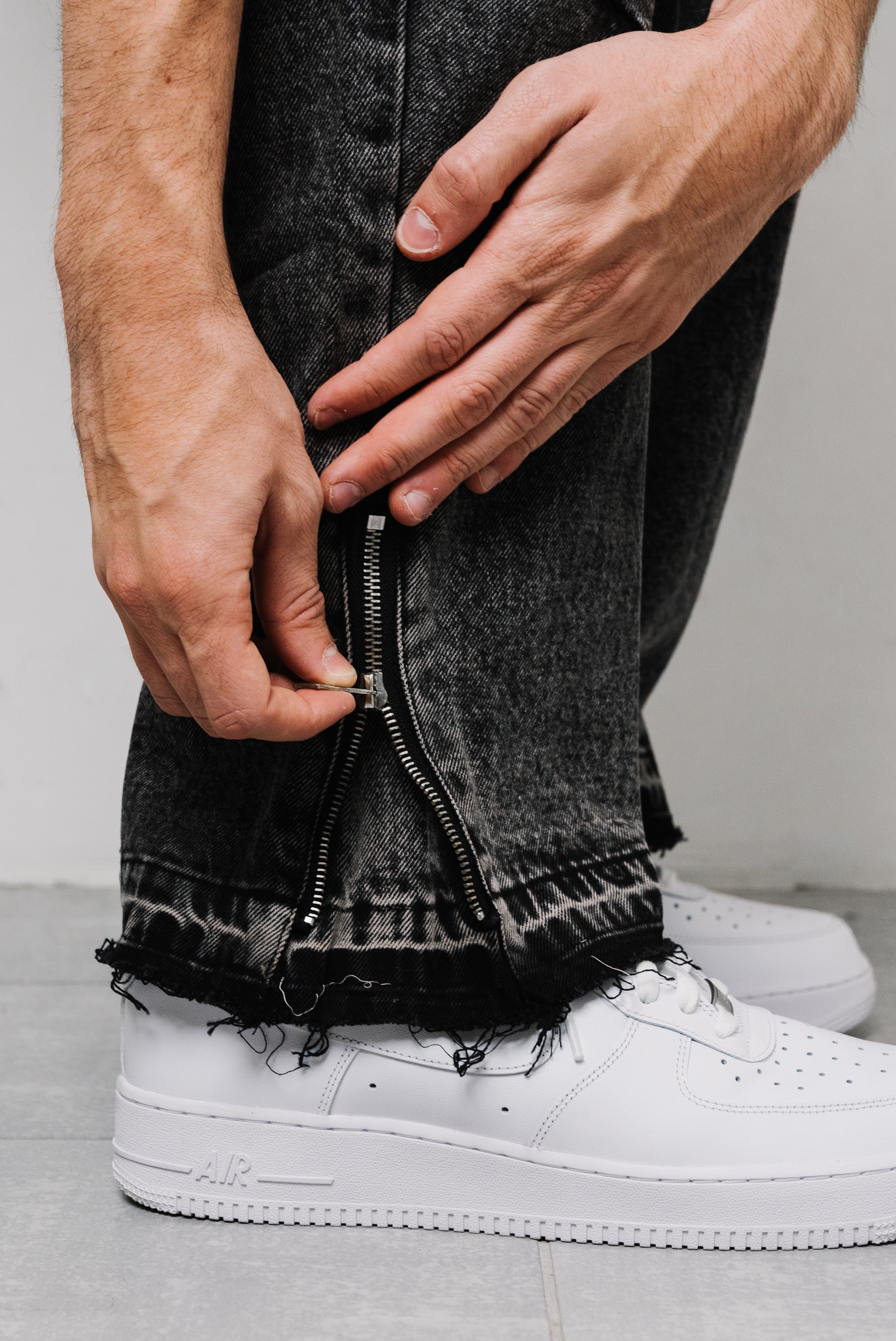 BLACK ZIP DENIM JEANS  - Replacement Brand