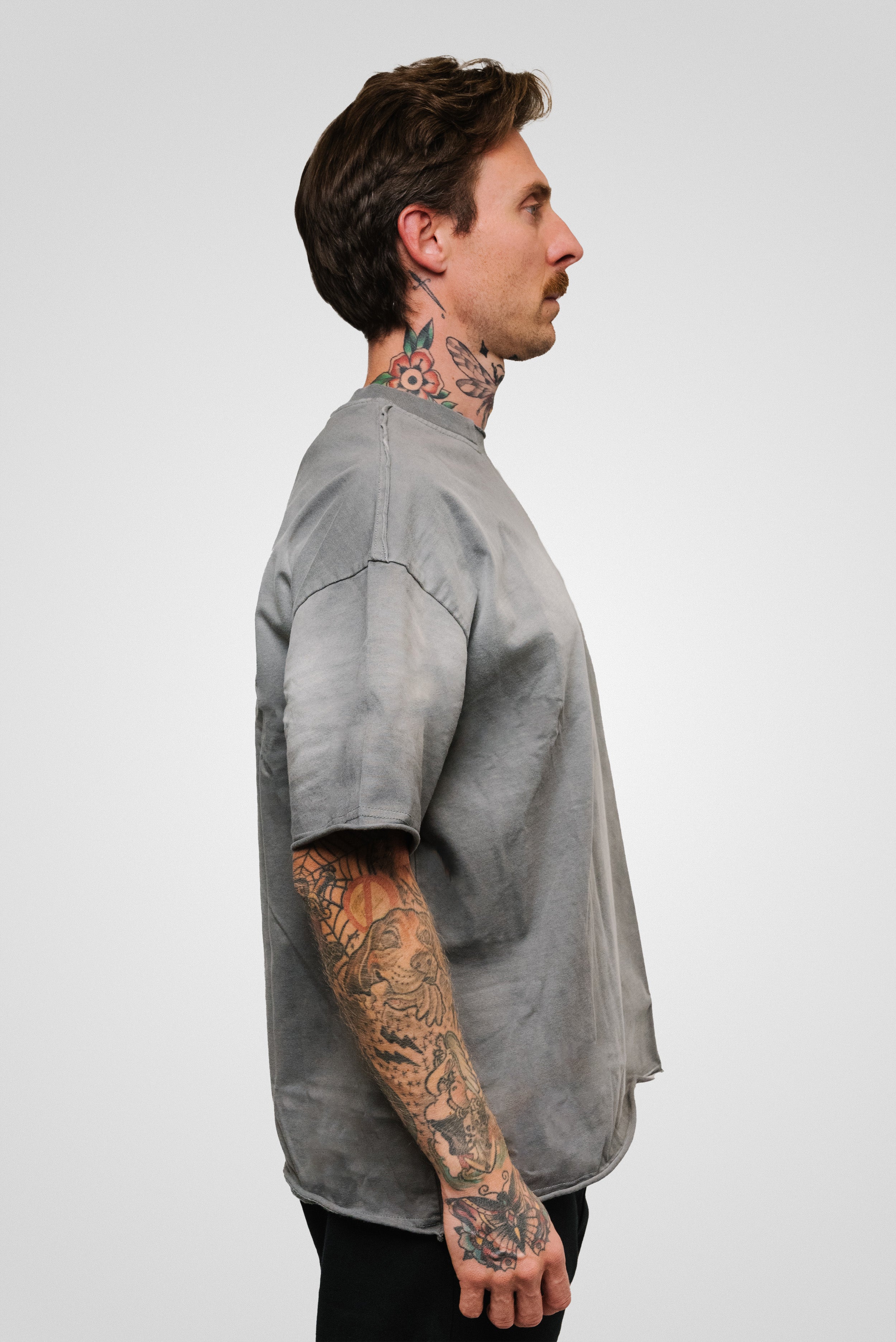 THE DISTRESSED SPRAY FRAYED EDGES TEE GREY - Shoebuya Brand
