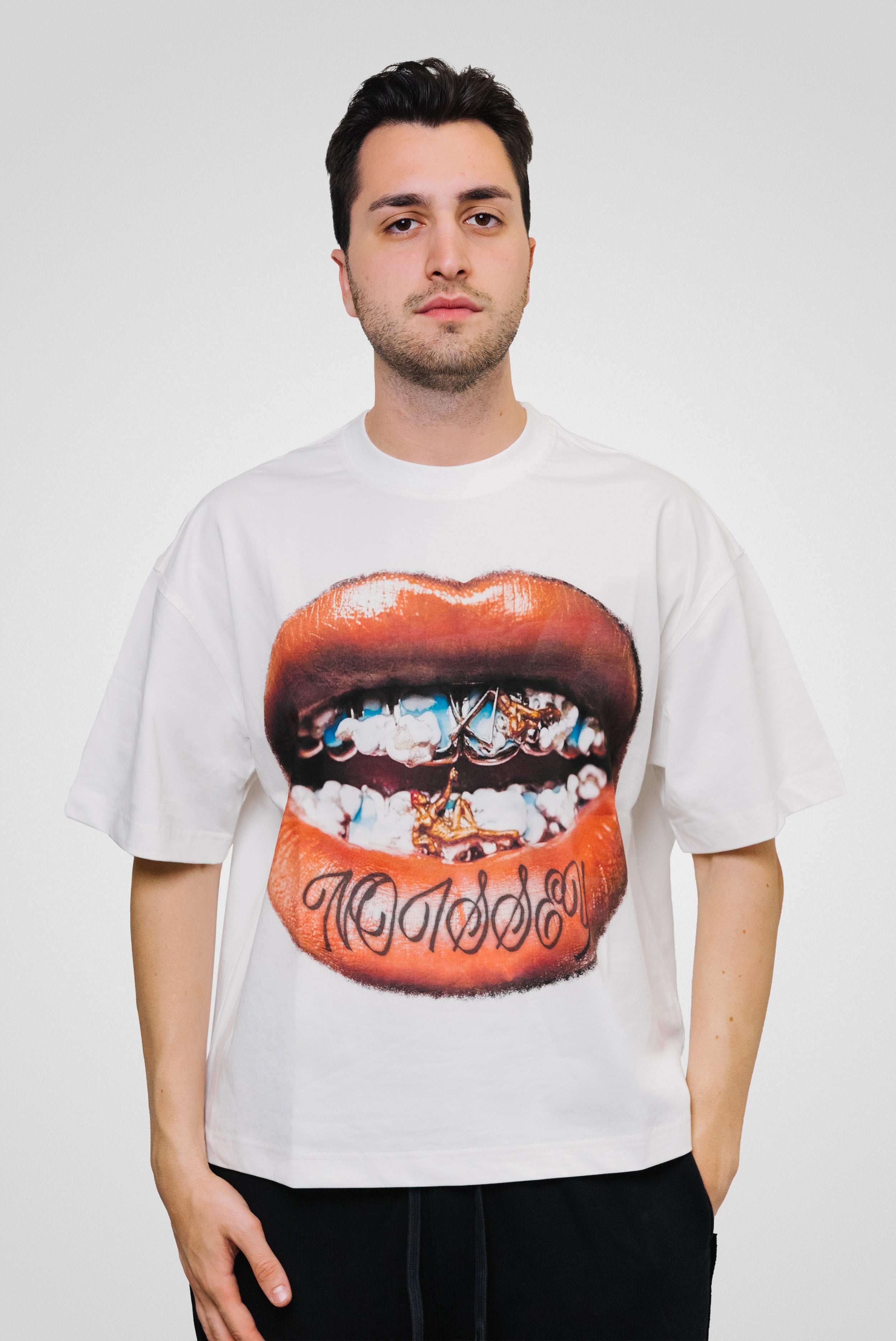 GOLDEN GRILLS BOXY TEE - Noissey Brand