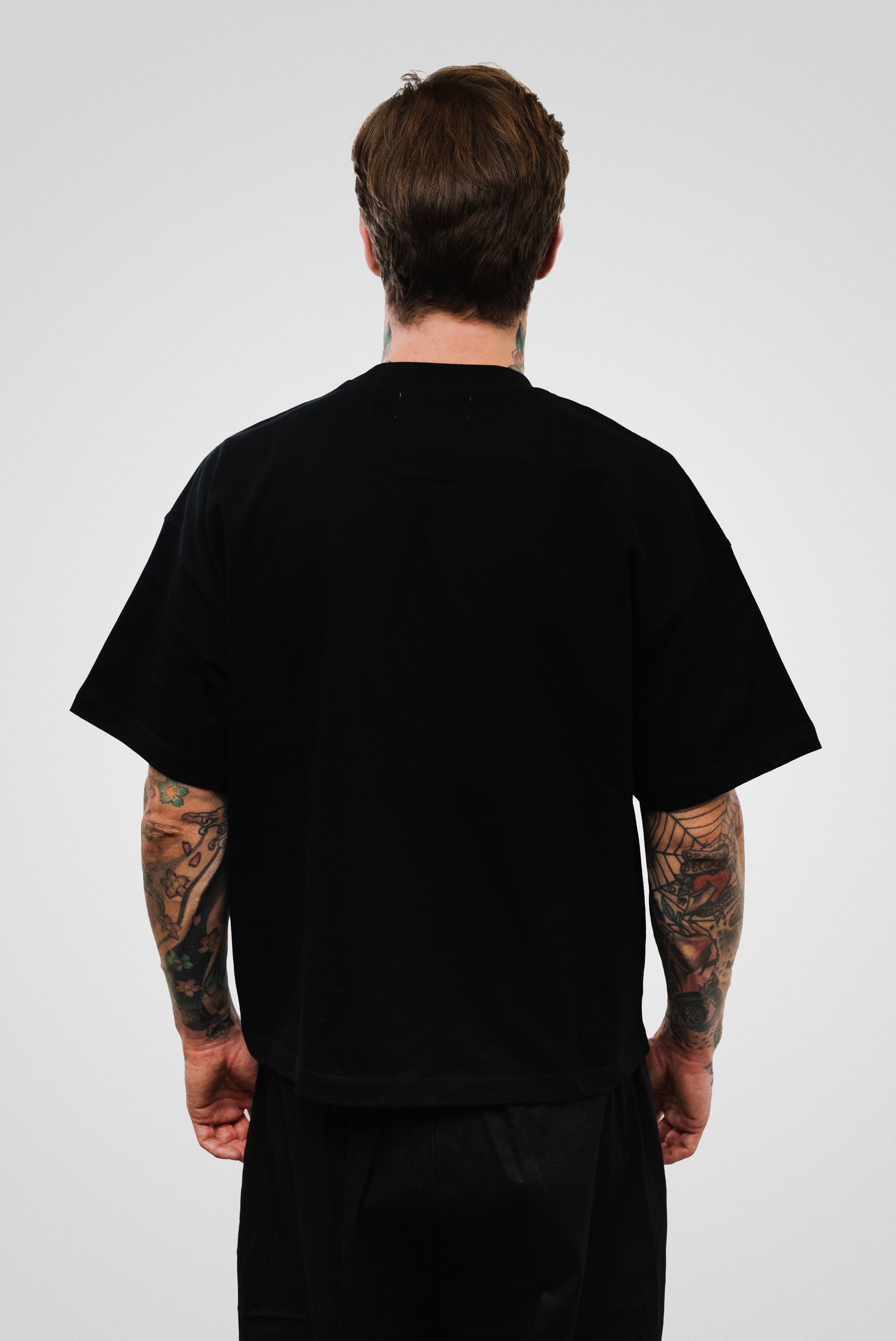 HOT GIRLS BOXY TEE BLACK - Shoebuya Brand