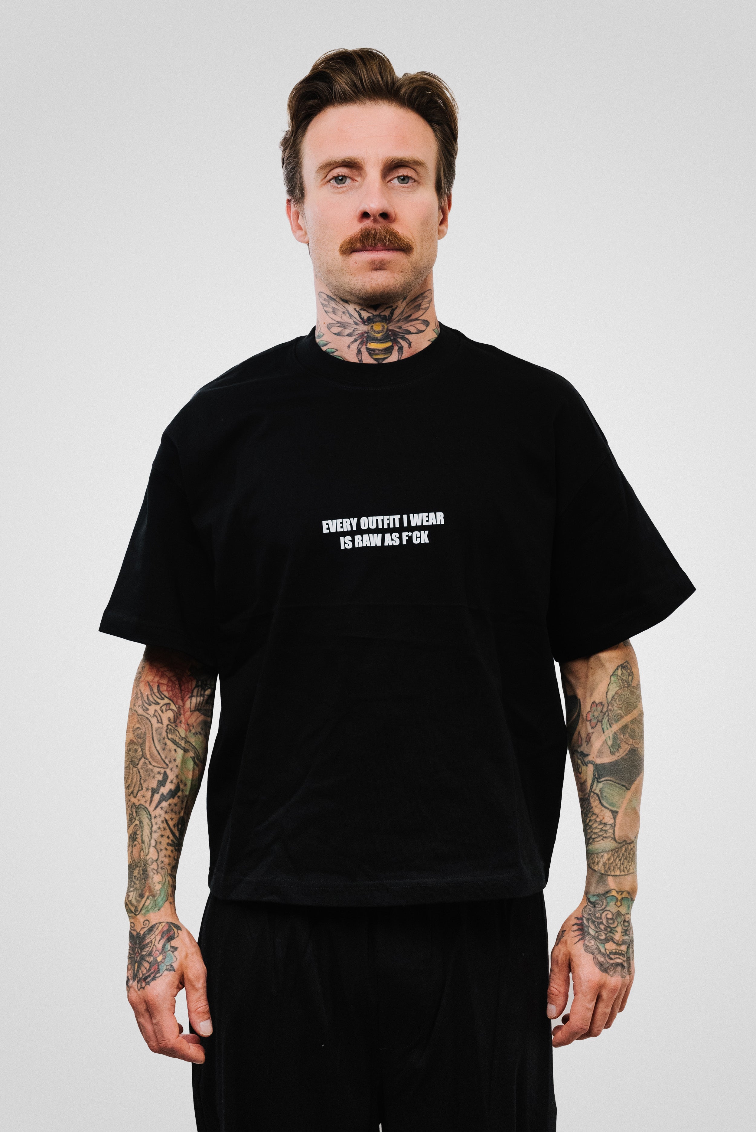 OUTFIT BOXY TEE BLACK - Shoebuya Brand