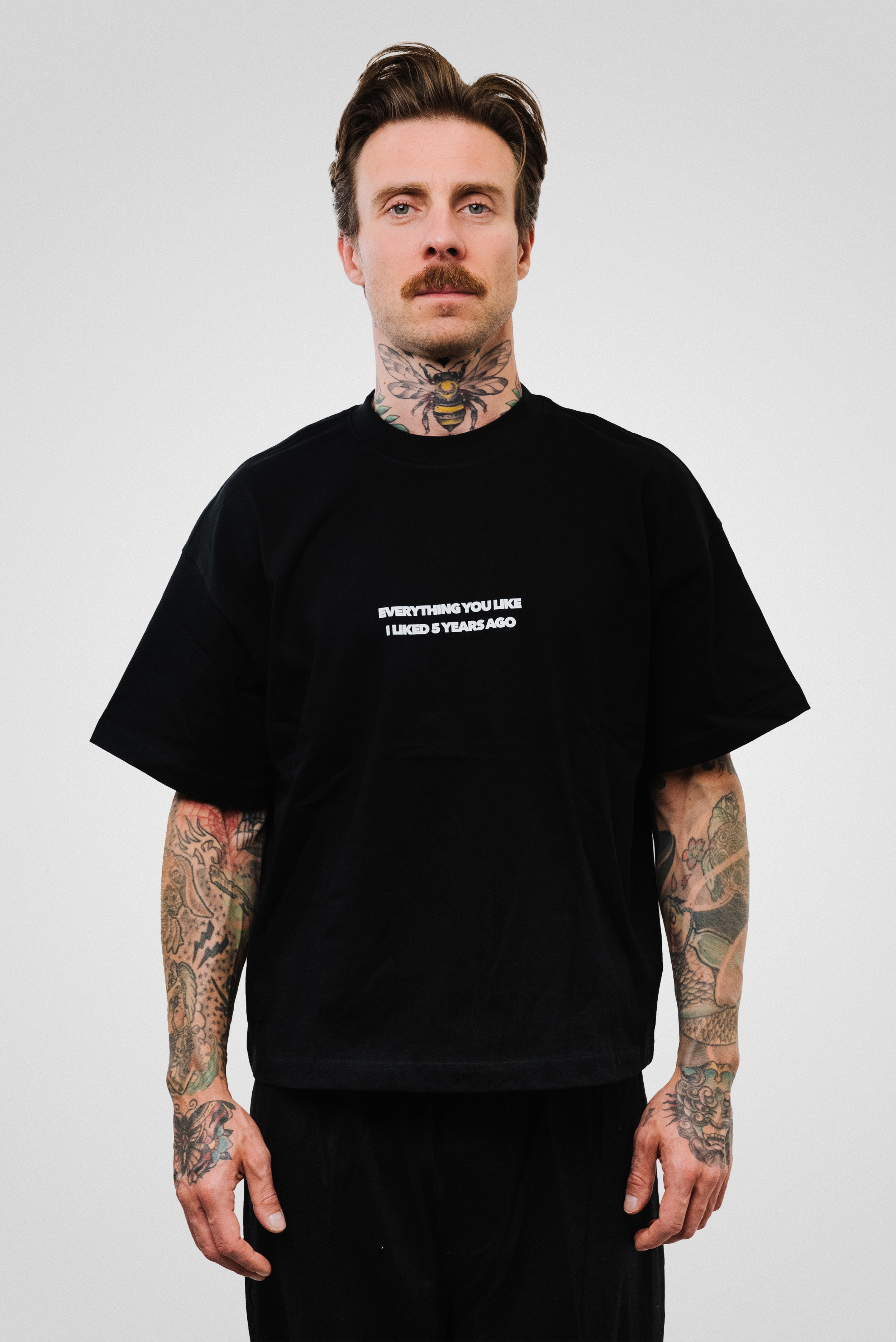 EVERYTHING YOU LIKE BOXY TEE BLACK - Shoebuya Brand