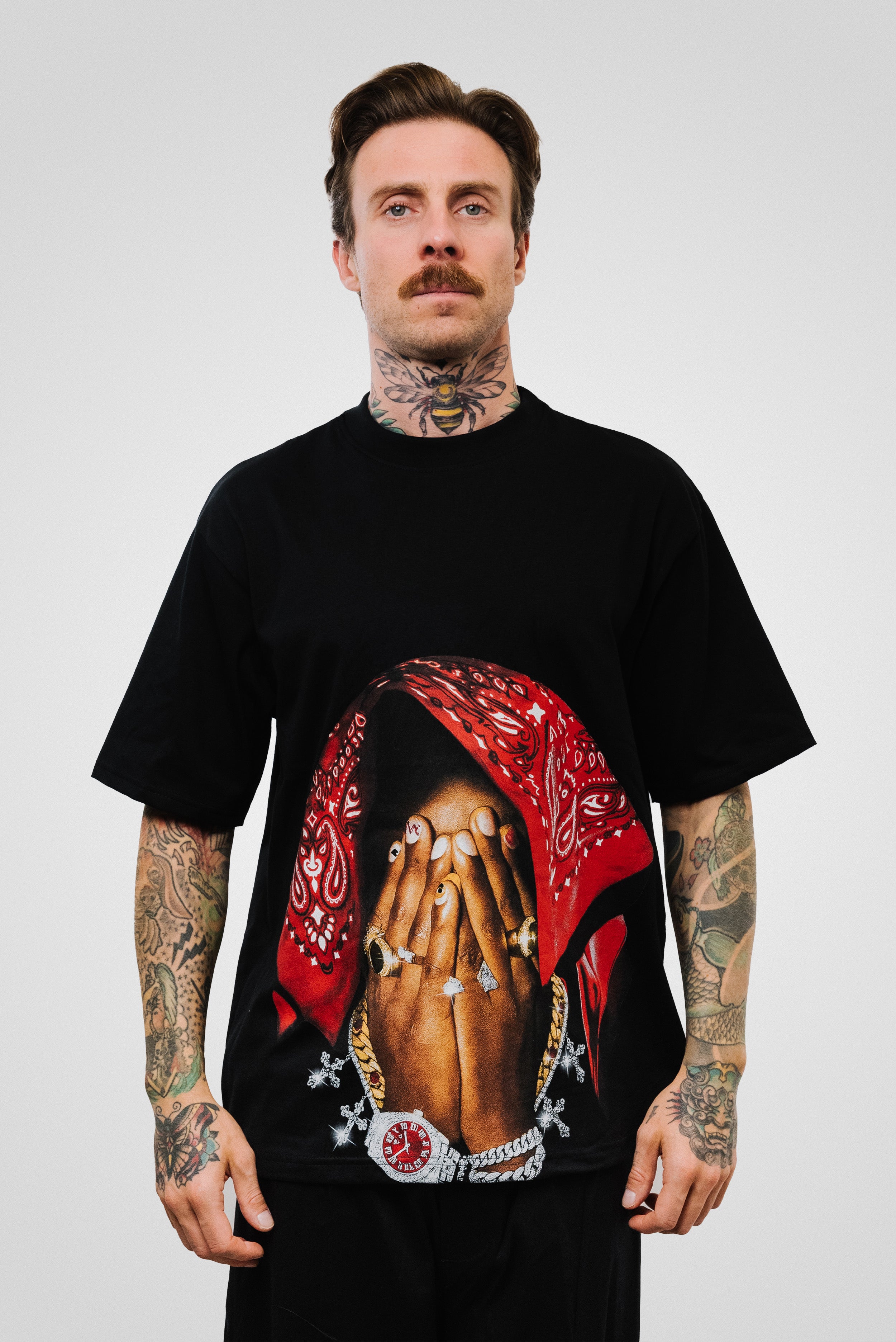RED BANDANA TEE BLACK - Shoebuya Brand