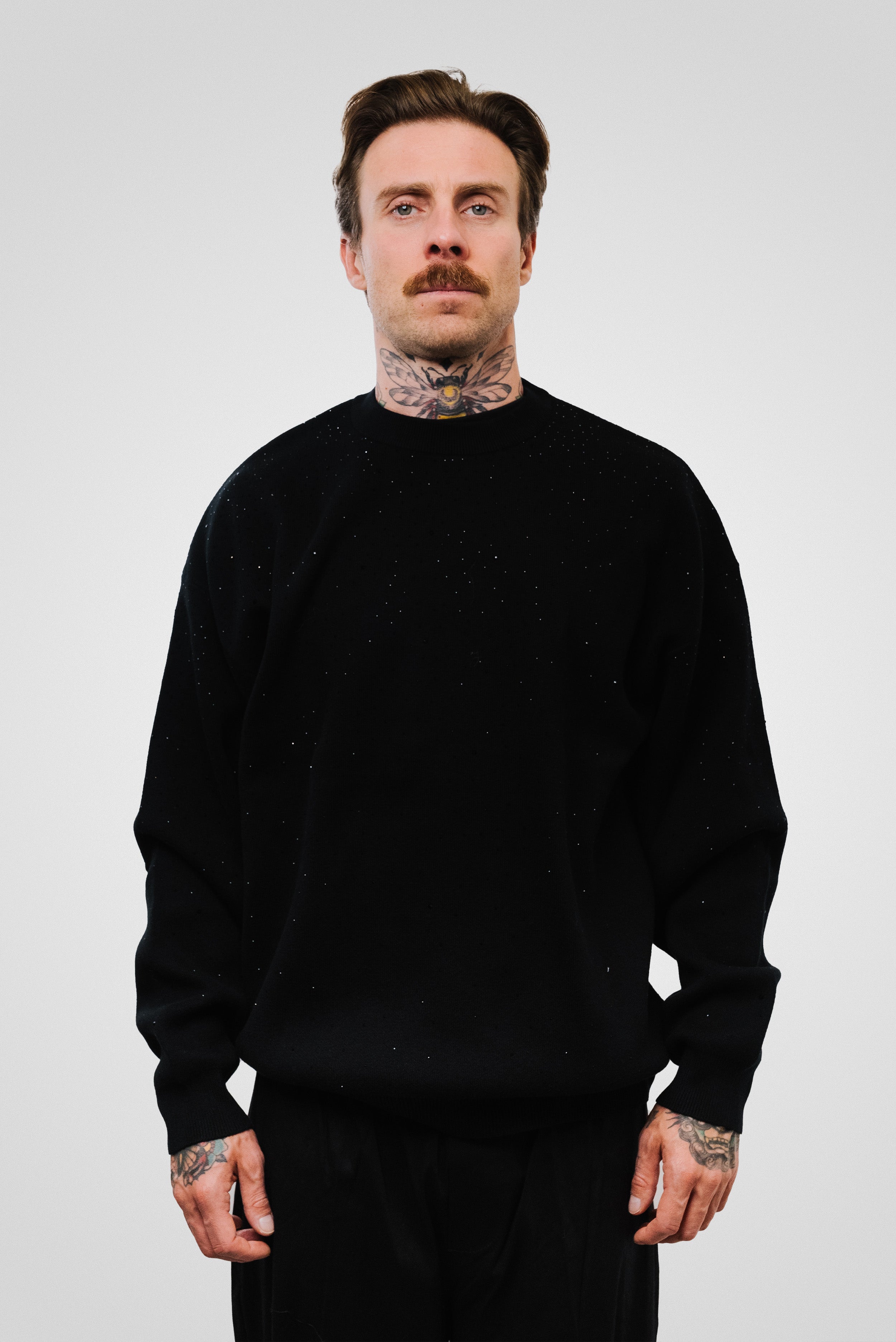 SPARKLE BLACK SWEATER - QYB