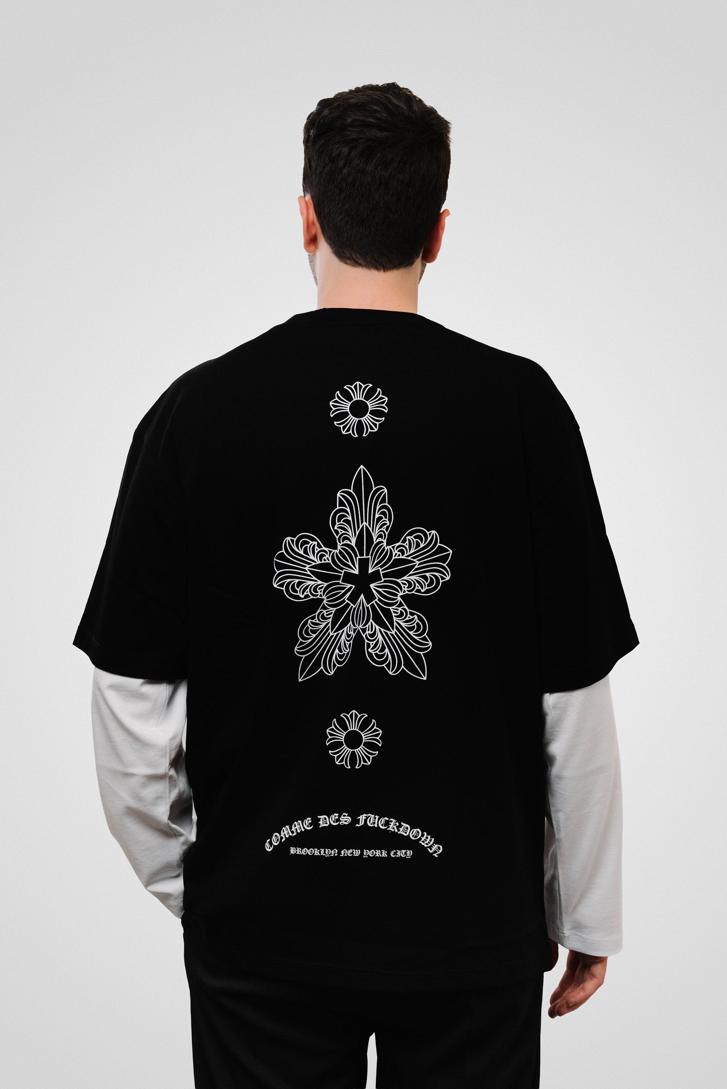 LOGO LONGSLEEVE BLACK/WHITE  - Comme Des Fuckdown