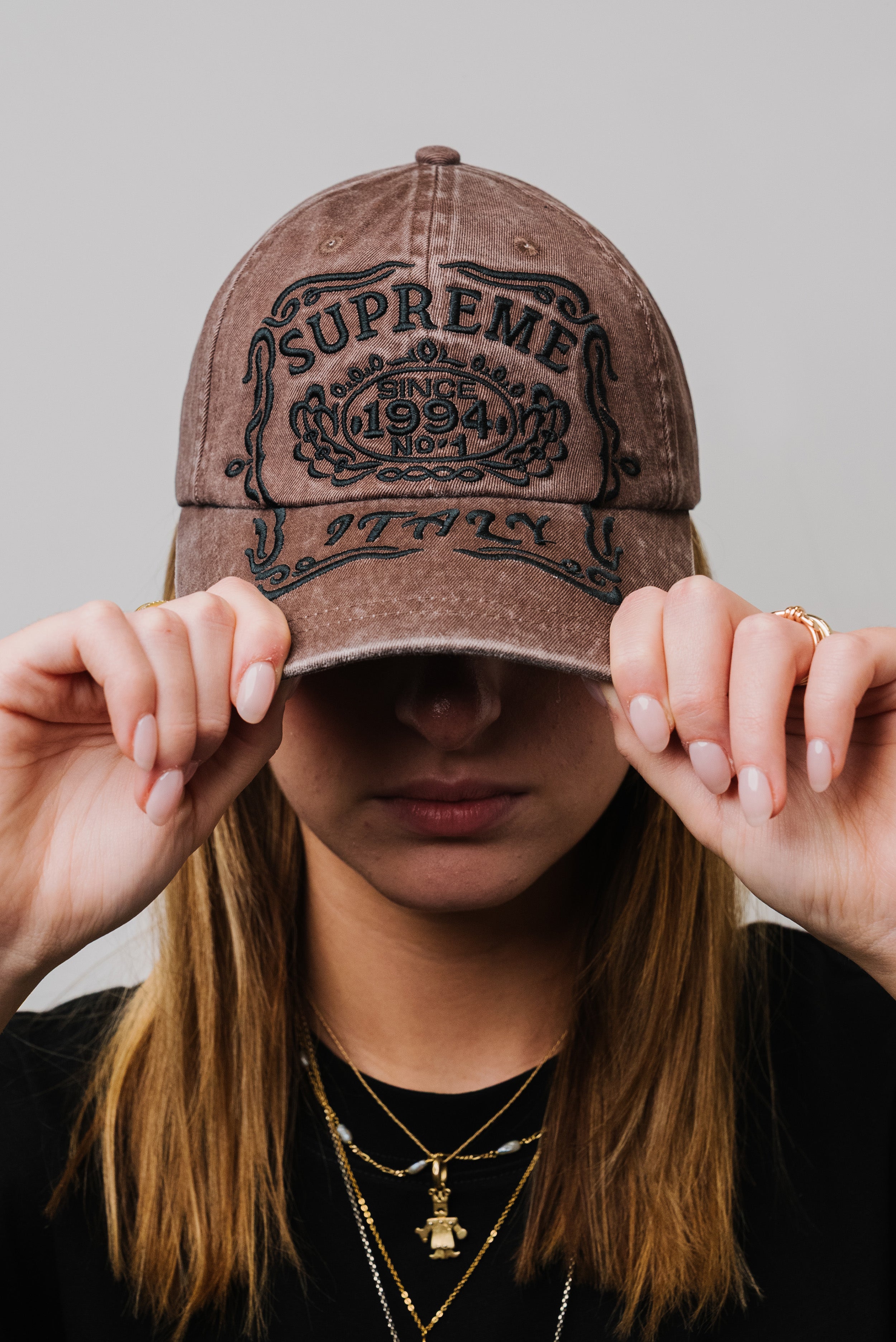 SUPREME ITALY CREST 6-PANEL BROWN CAP