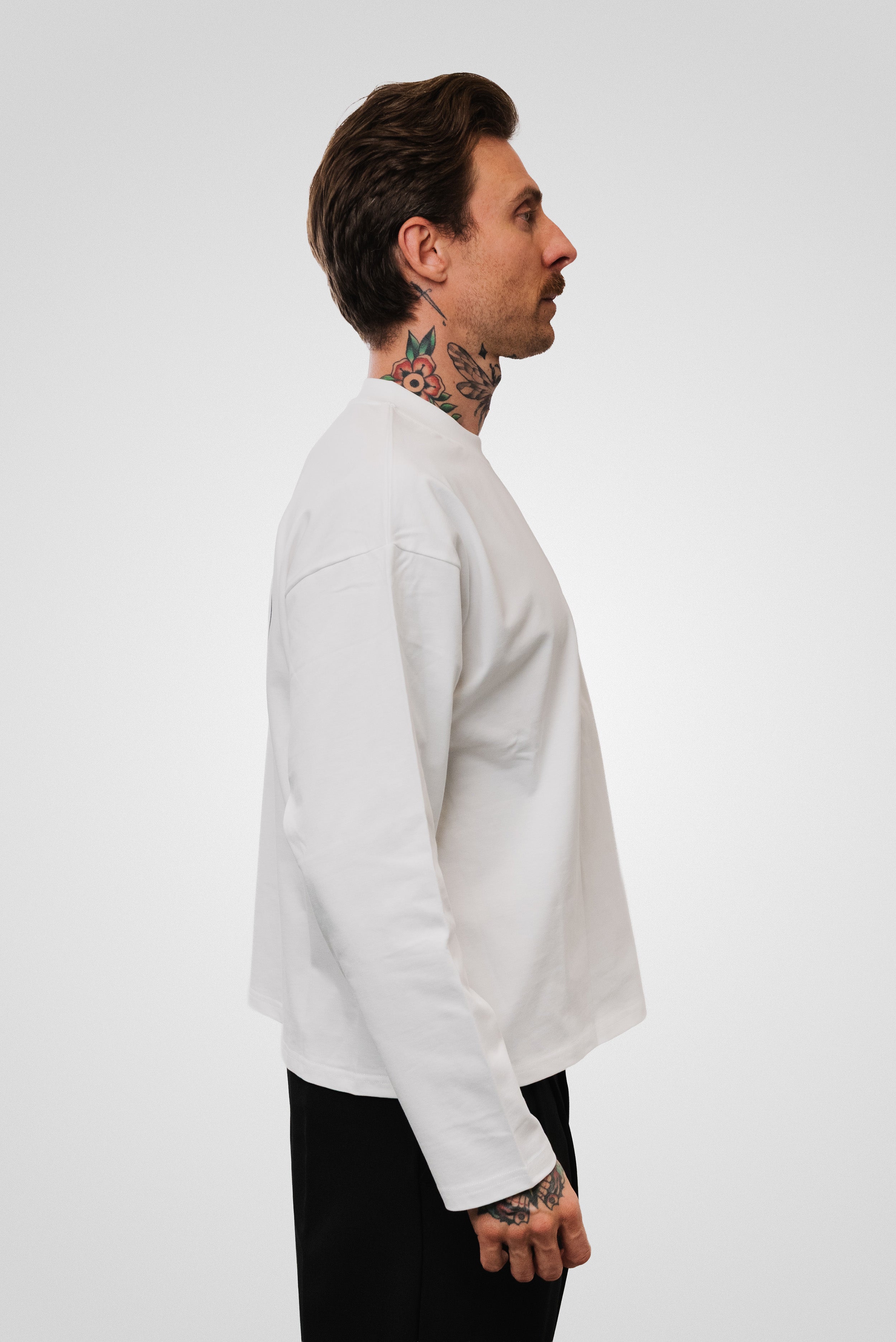 E BOXY LONGSLEEVE WHITE - TheDoubleE