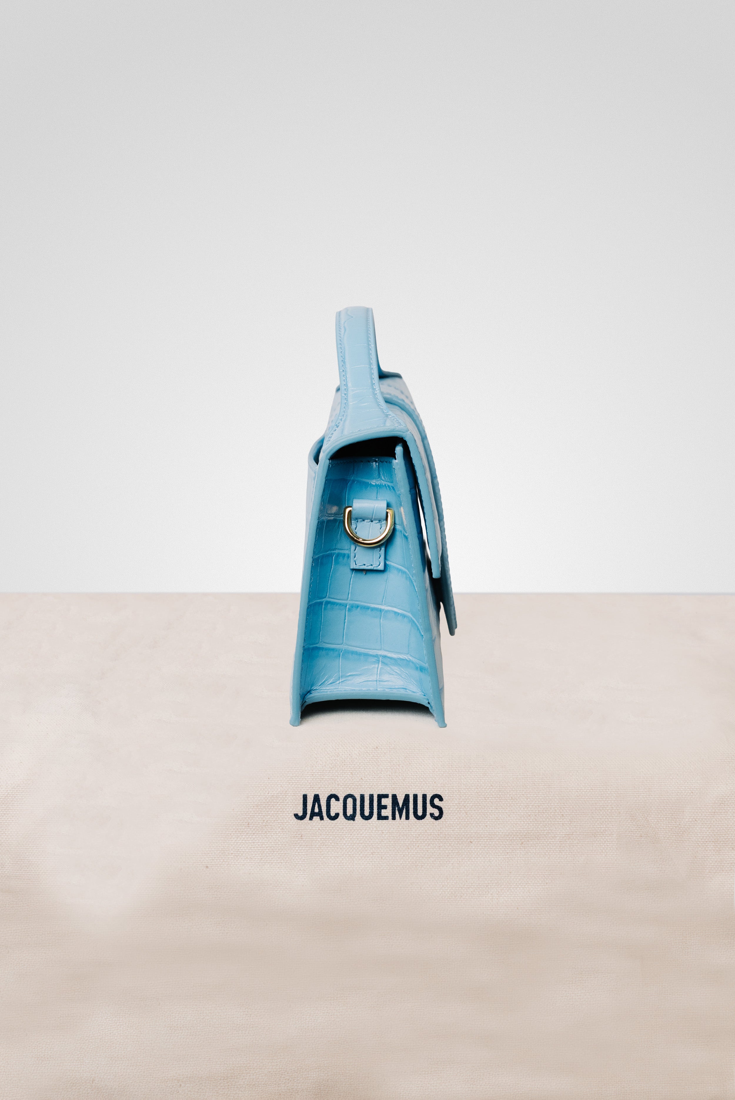 JACQUEMUS LE GRAND BAMBINO CROSSBODY FLAP BAG CROCO EMBOSSED BLU