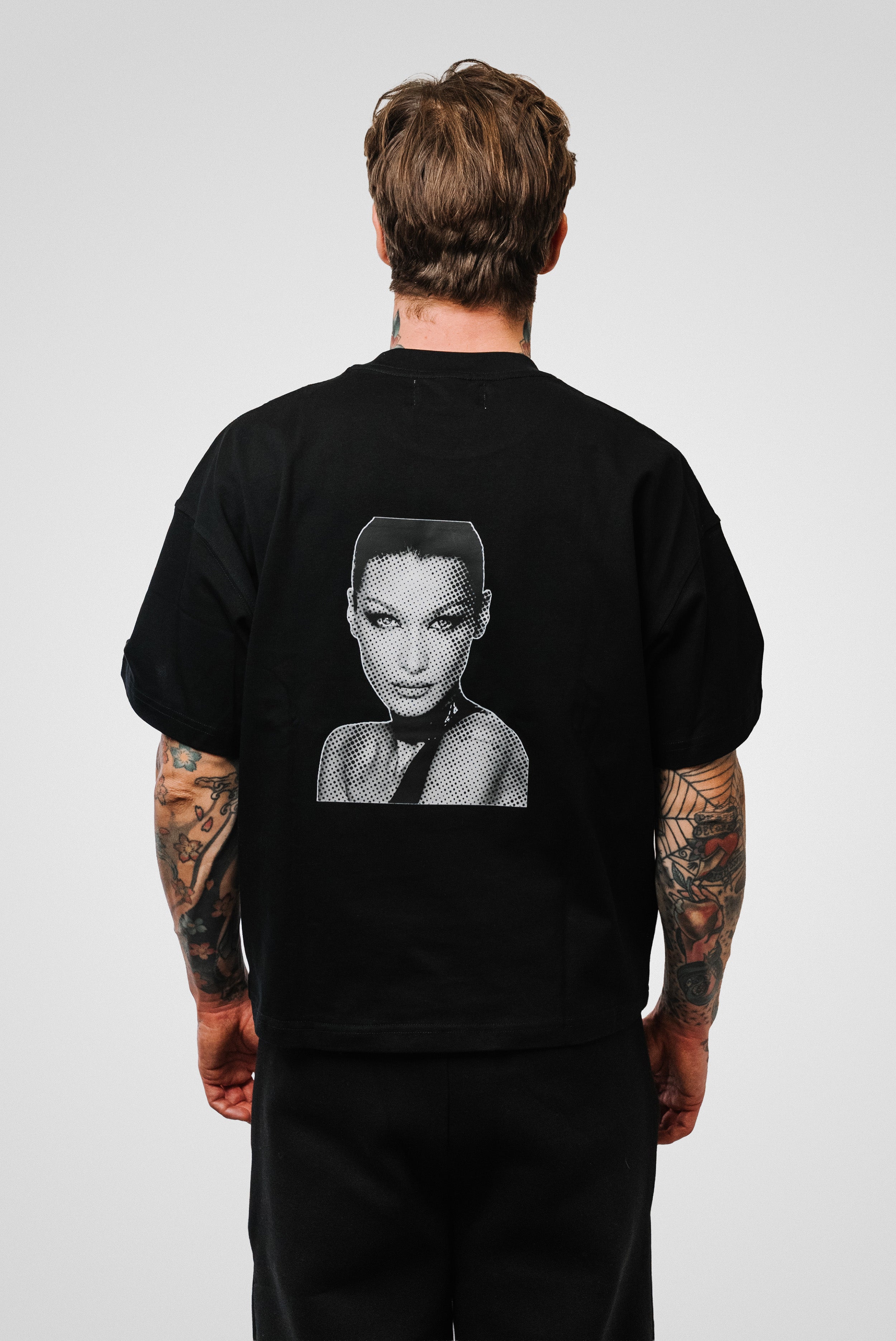 BELLA BOXY TEE BLACK - TheDoubleE