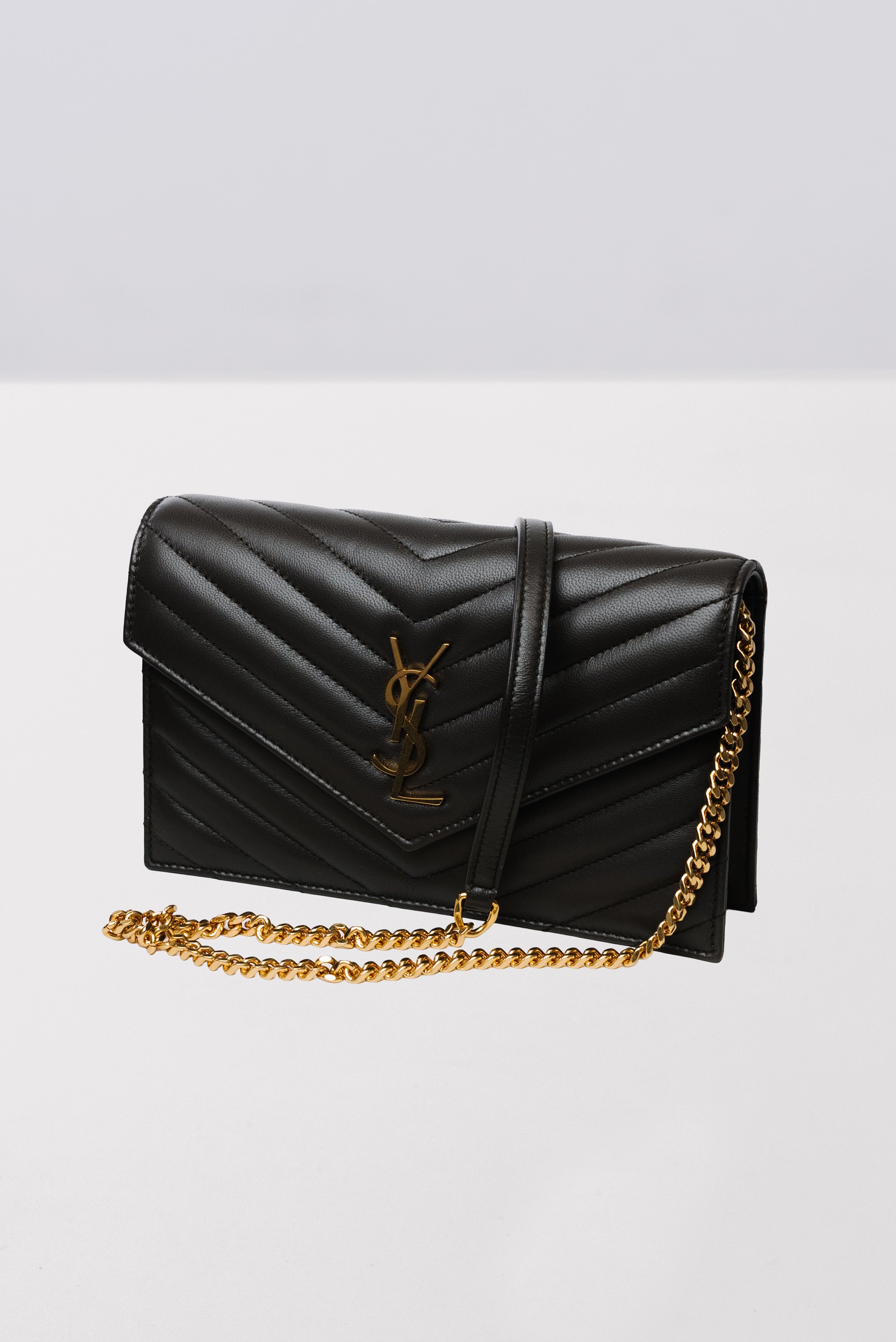 PORTAFOGLIO CON CATENA ENVOLPE CASSANDRE IN PELLE DI AGNELLO - Yves Saint Laurent