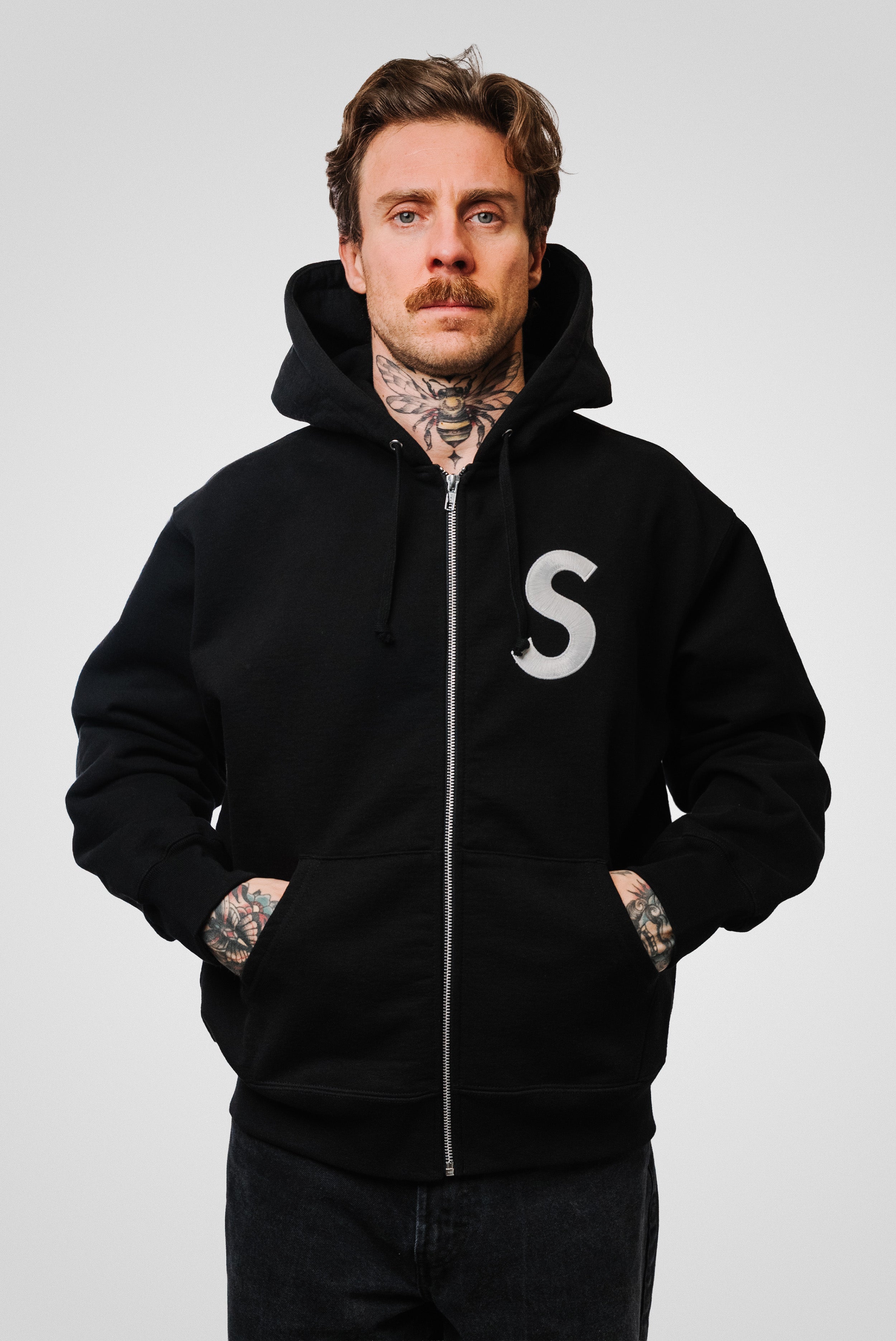 SUPREME S LOGO ZIP UP BLACK