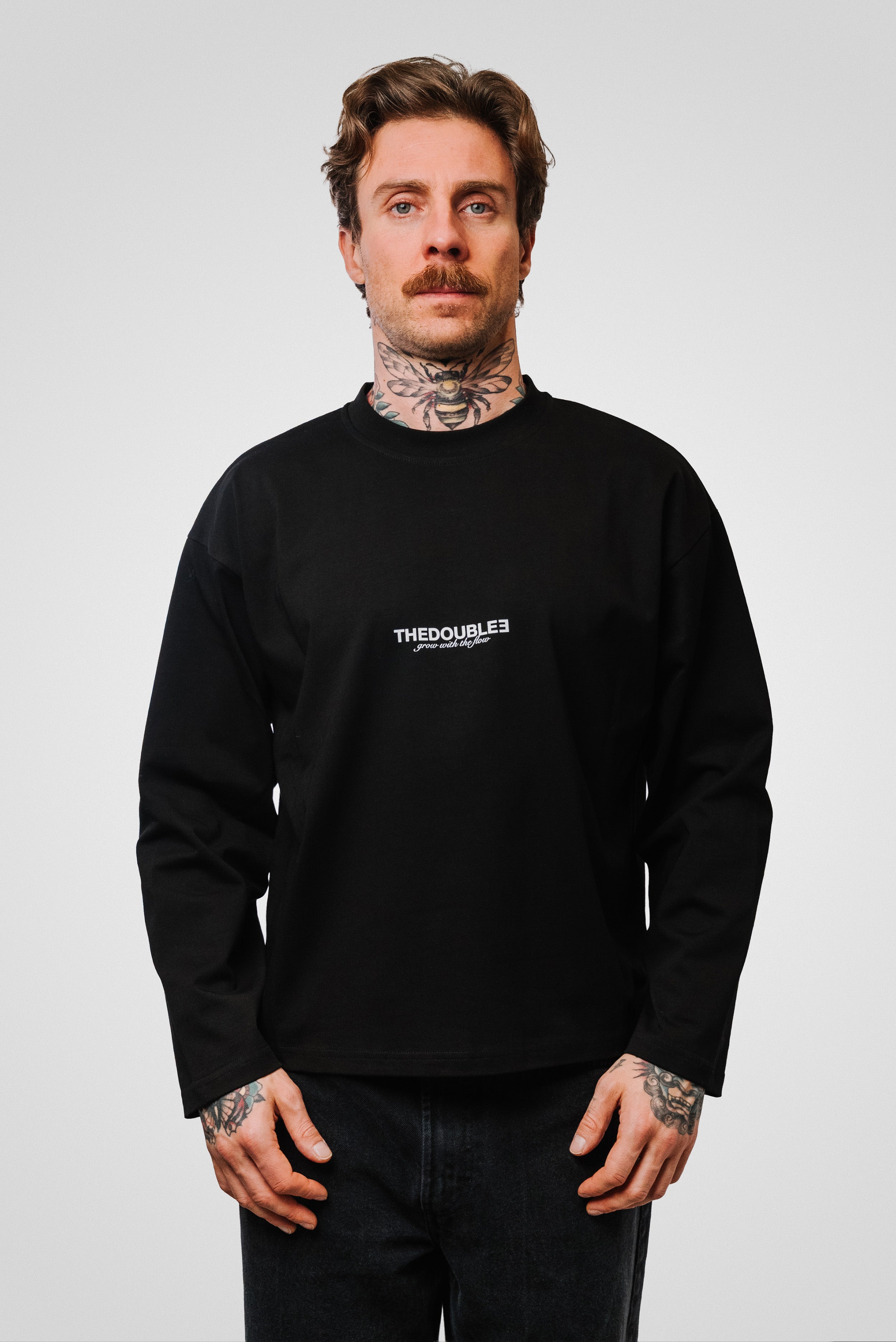 BRUNETTE BOXY LONGSLEEVE BLACK - TheDoubleE