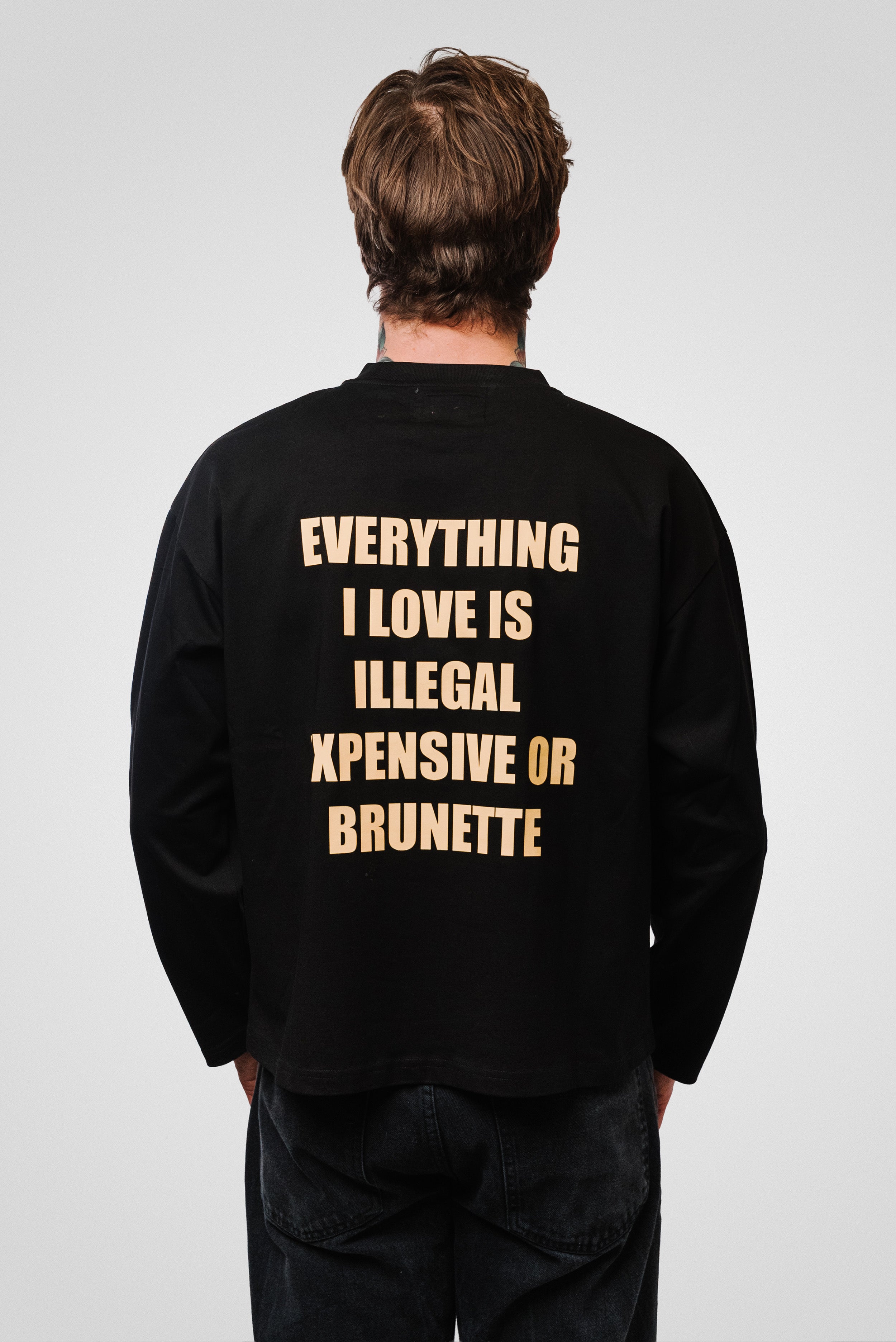 BRUNETTE BOXY LONGSLEEVE BLACK - TheDoubleE