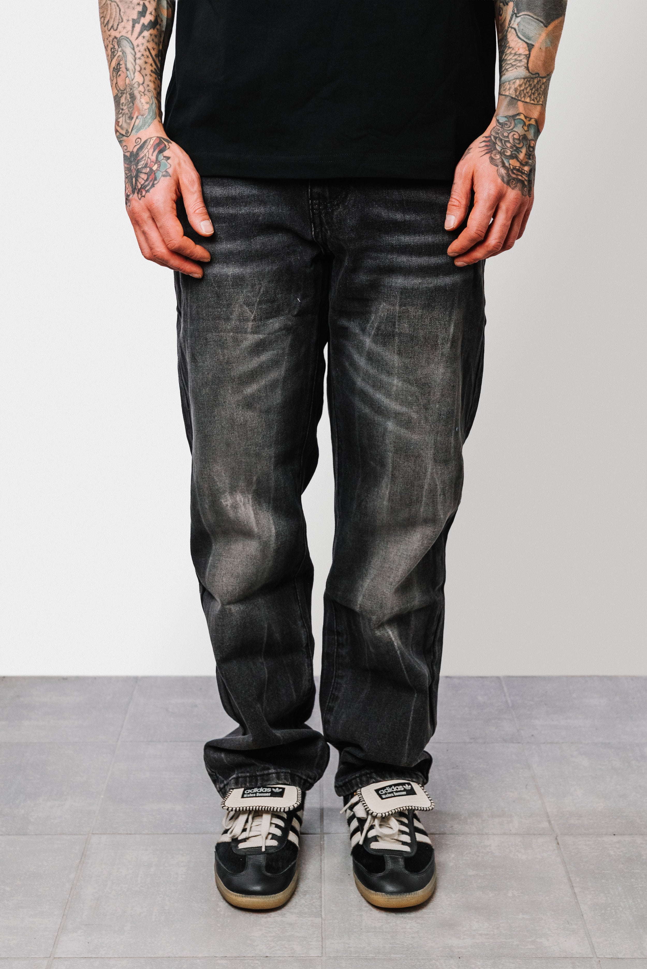 BLACK BASIC JEANS - Replacement Brand