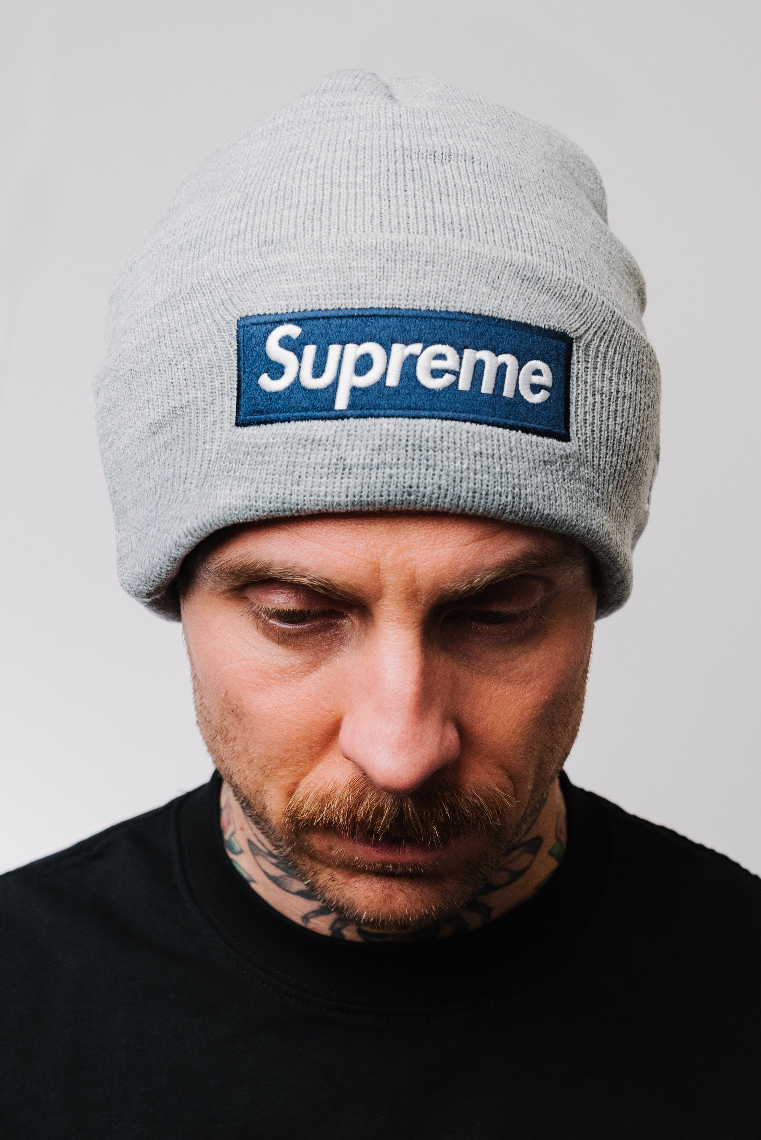 SUPREME BOX LOGO BEANIE FW25 GREY