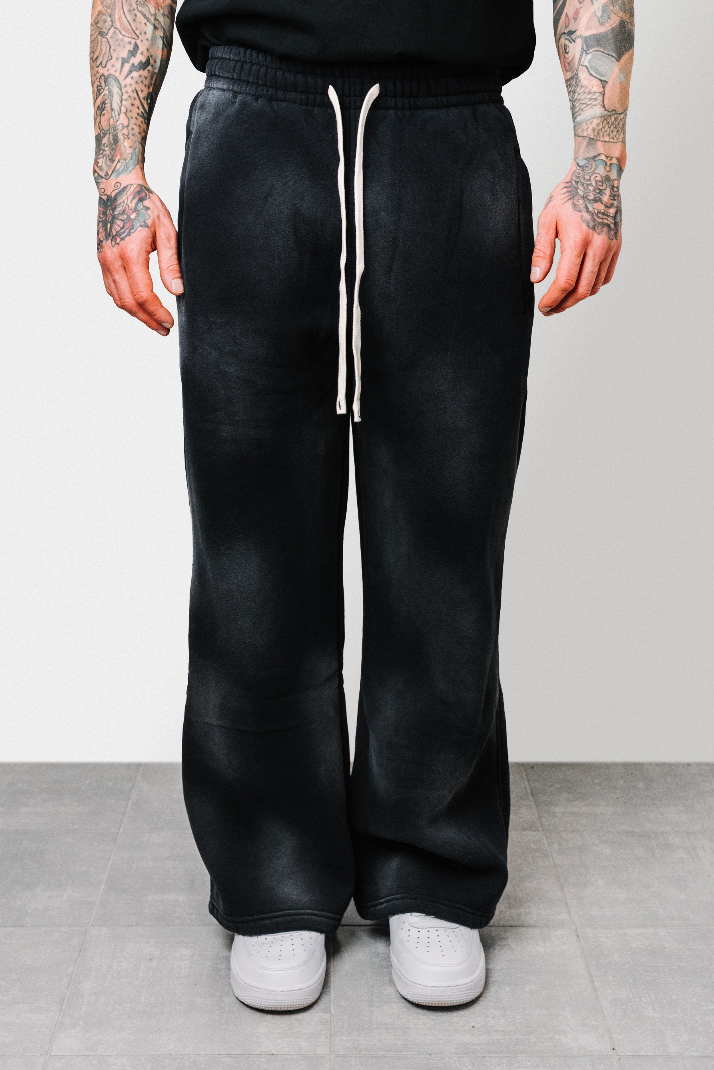 BAGGY SWEATPANTS SLAVED BLACK - Shoebuya Design