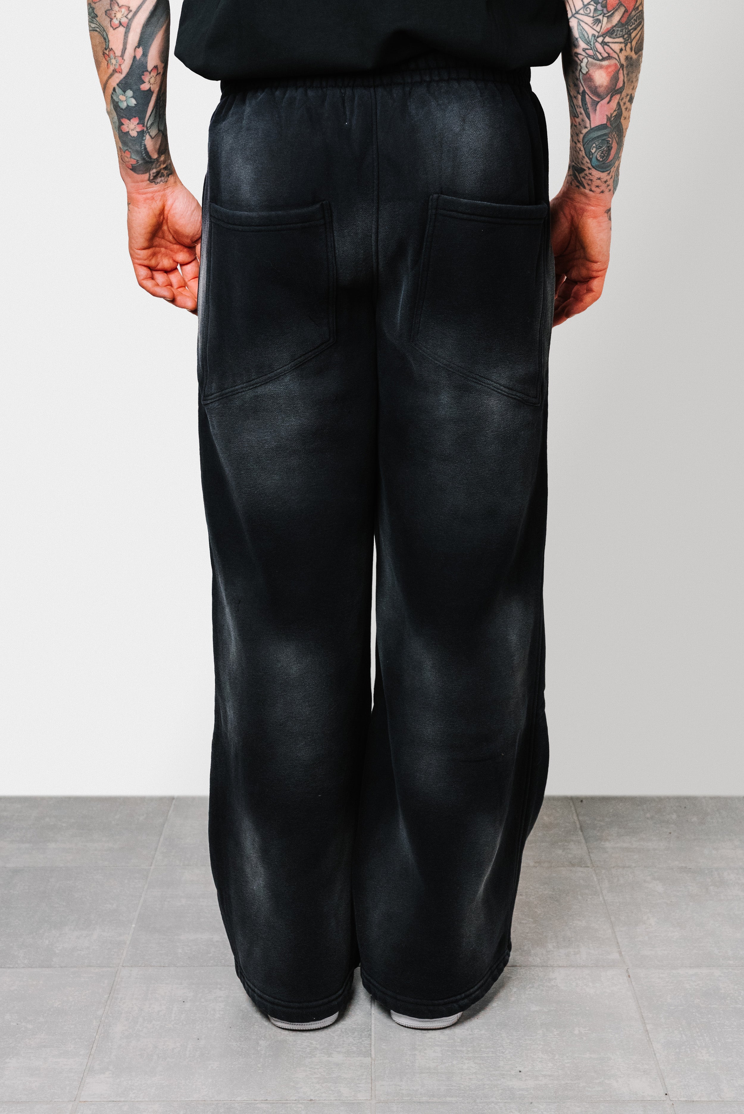 BAGGY SWEATPANTS SLAVED BLACK - Shoebuya Design