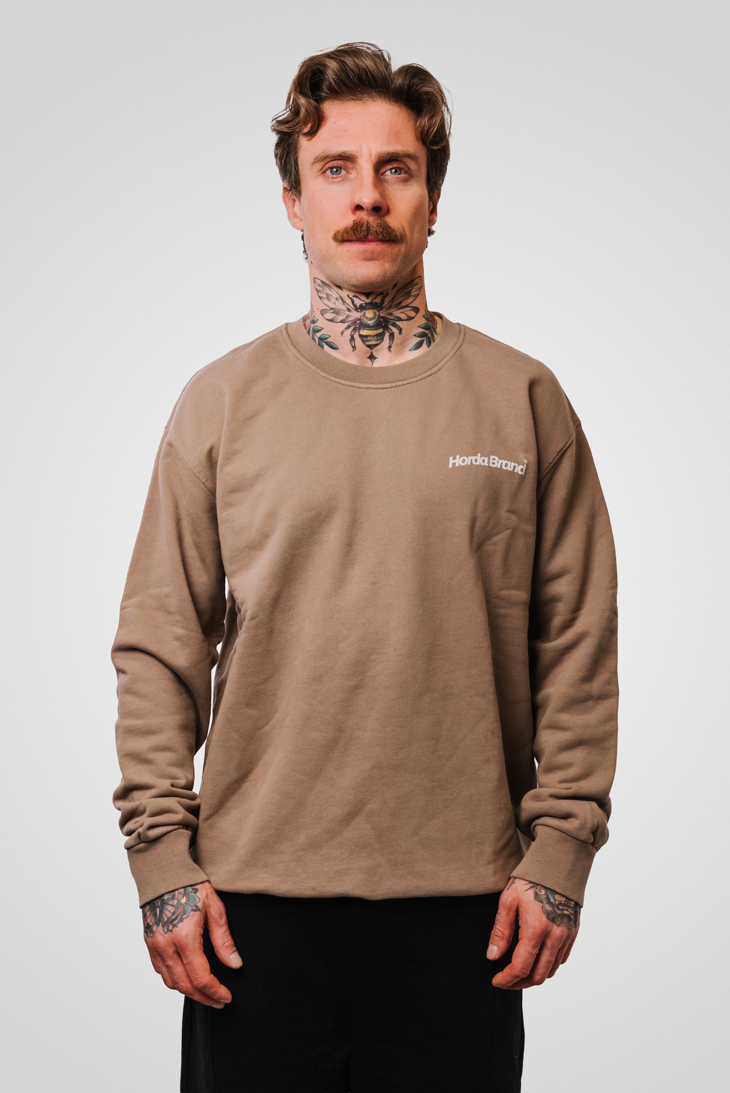 LOGO CREWNECK HOODIE CARAMEL - Horda Brand