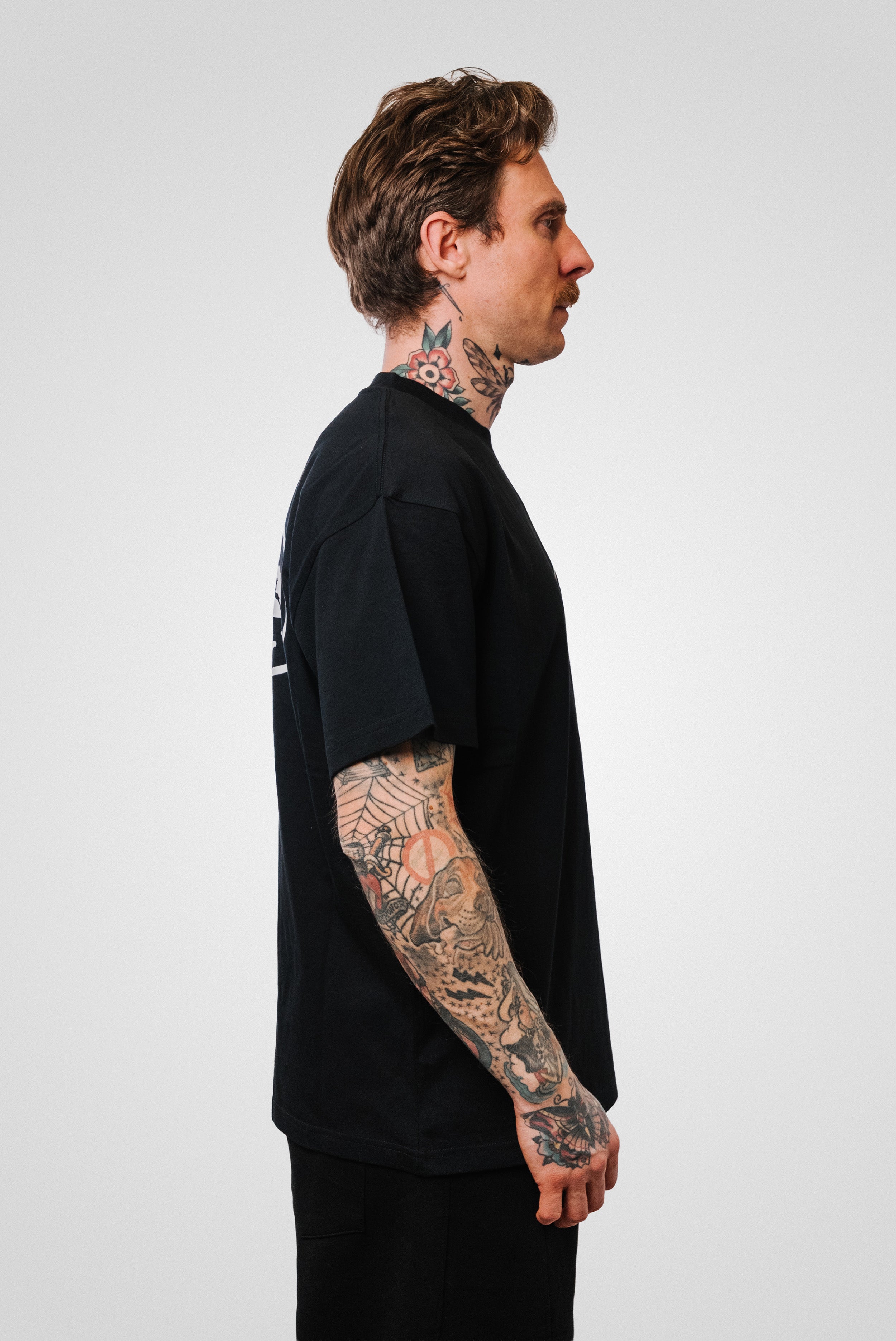 CORTEIZ ISLAND PRINT TEE BLACK