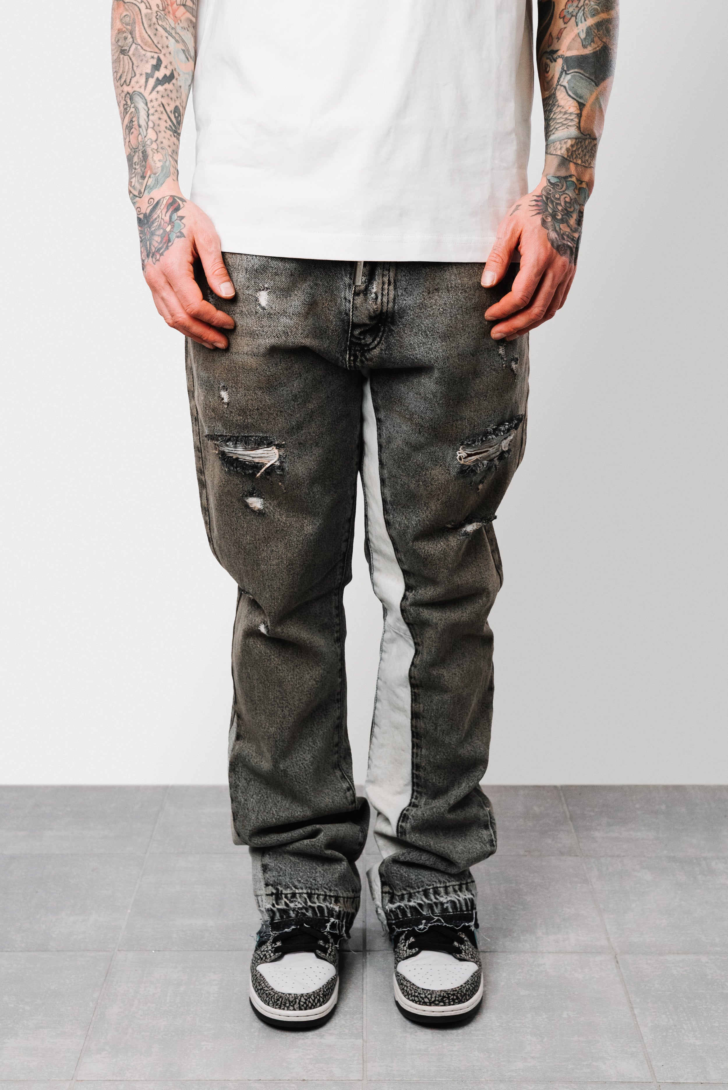 FLARE KANKAS BLACK JEANS