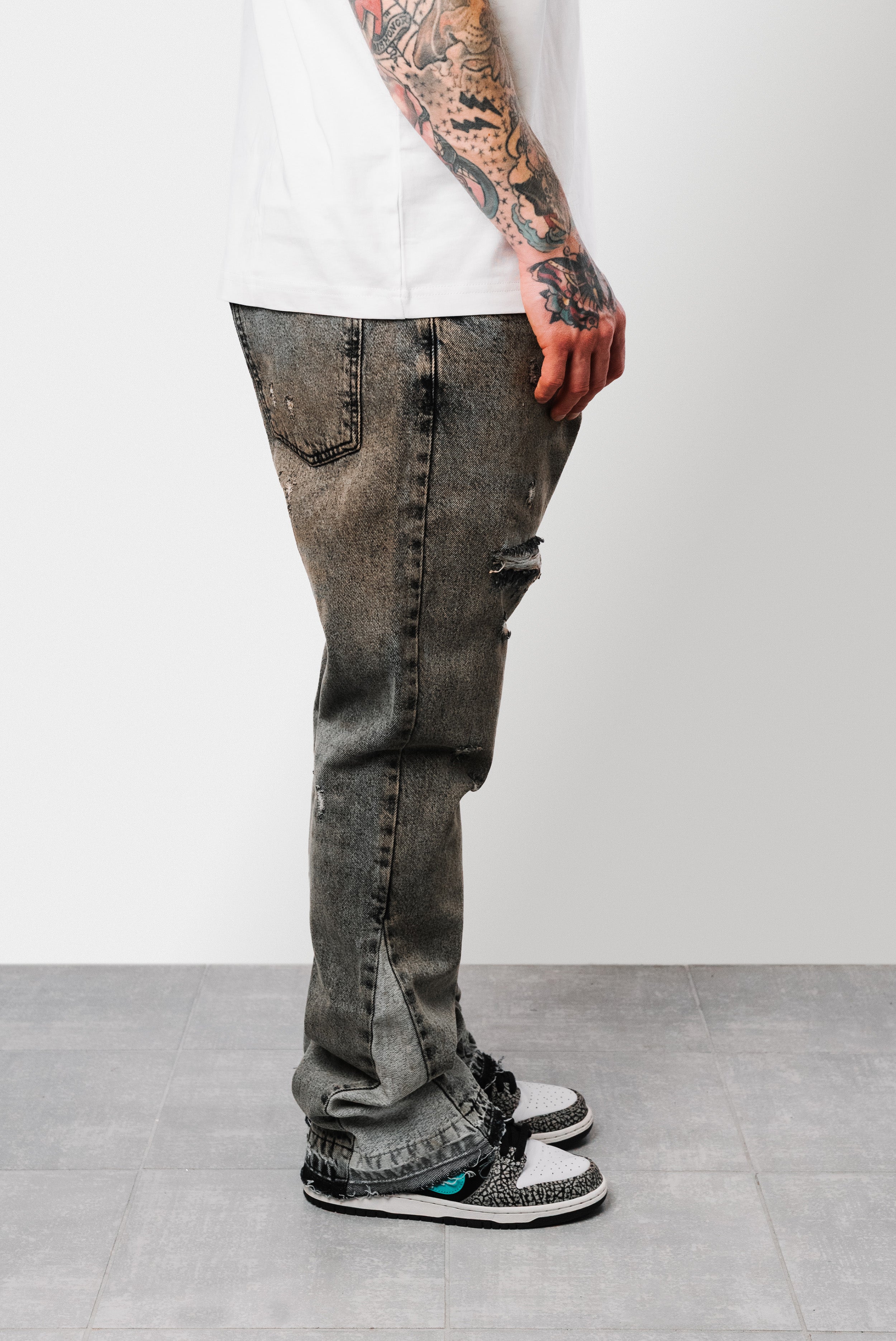 FLARE KANKAS BLACK JEANS