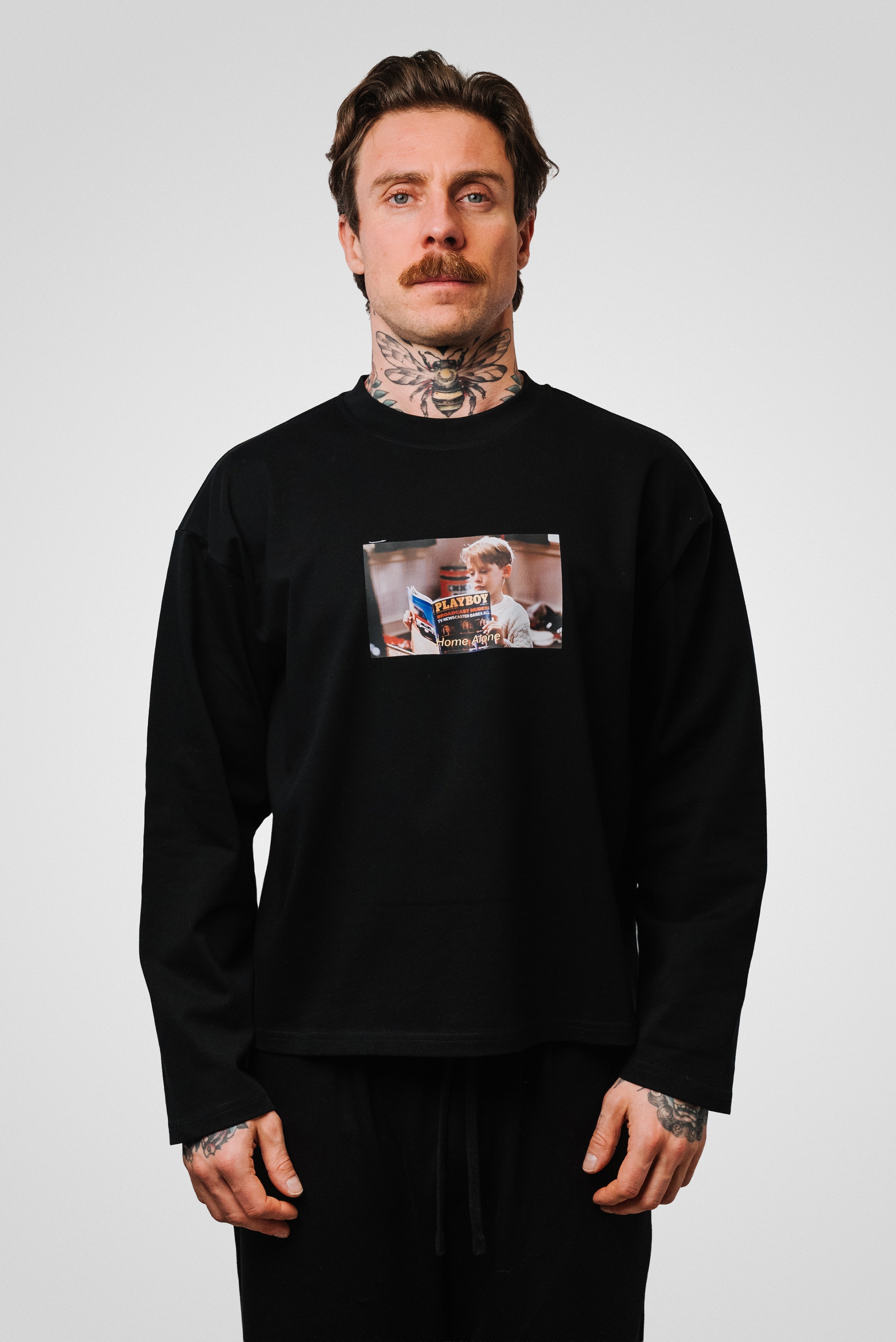 HOME ALONE BOXY LONGSLEEVE BLACK - TheDoubleE
