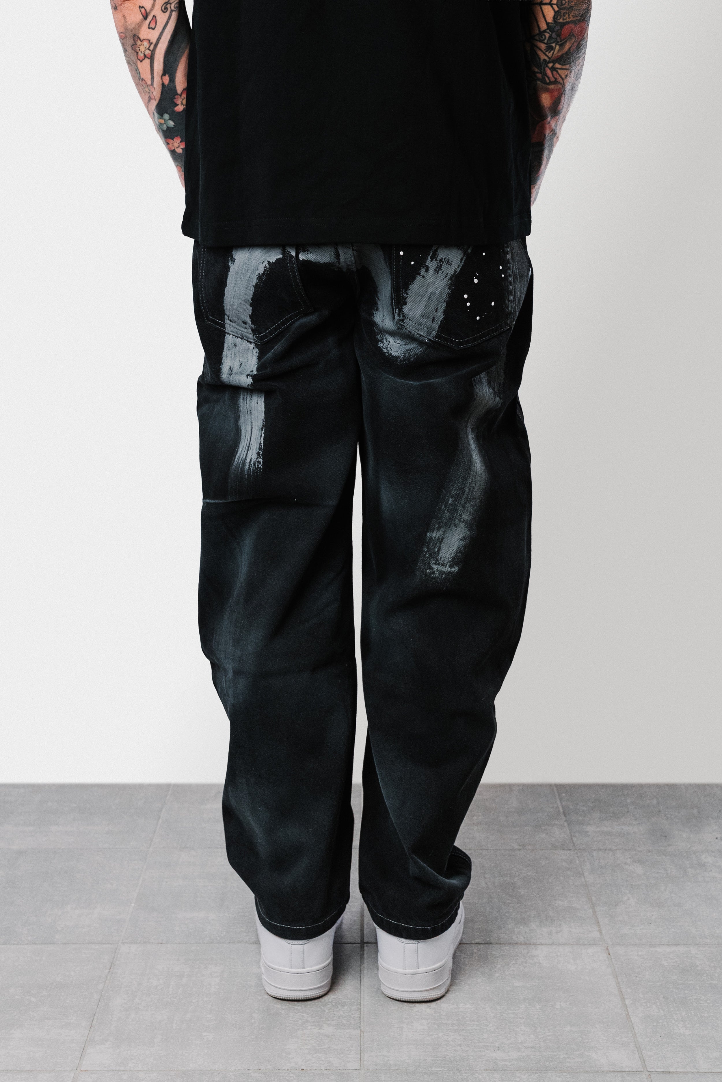 PAINTER BLACK  BALLOON JEANS - Shoebuya Design