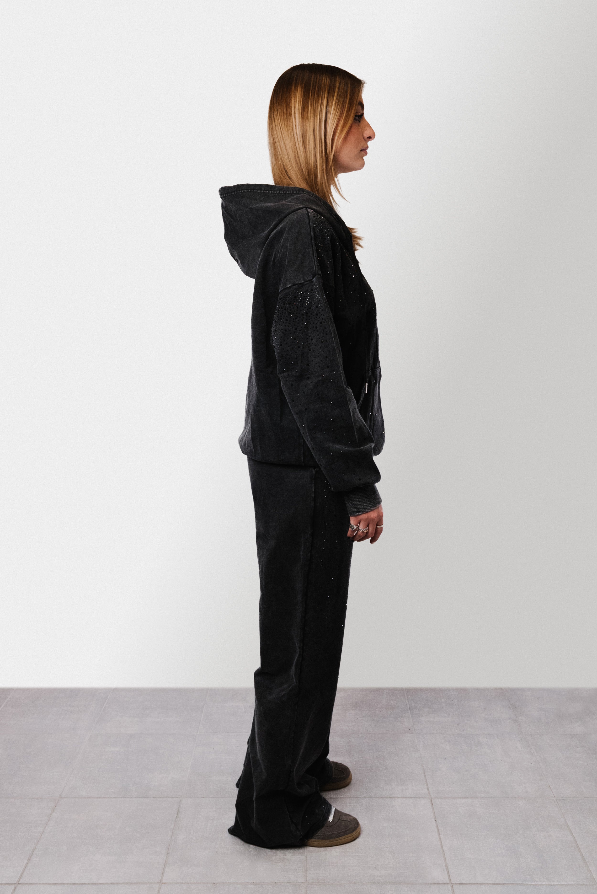 SPARKLY WOMEN TRACKSUIT - Shoebuya Design