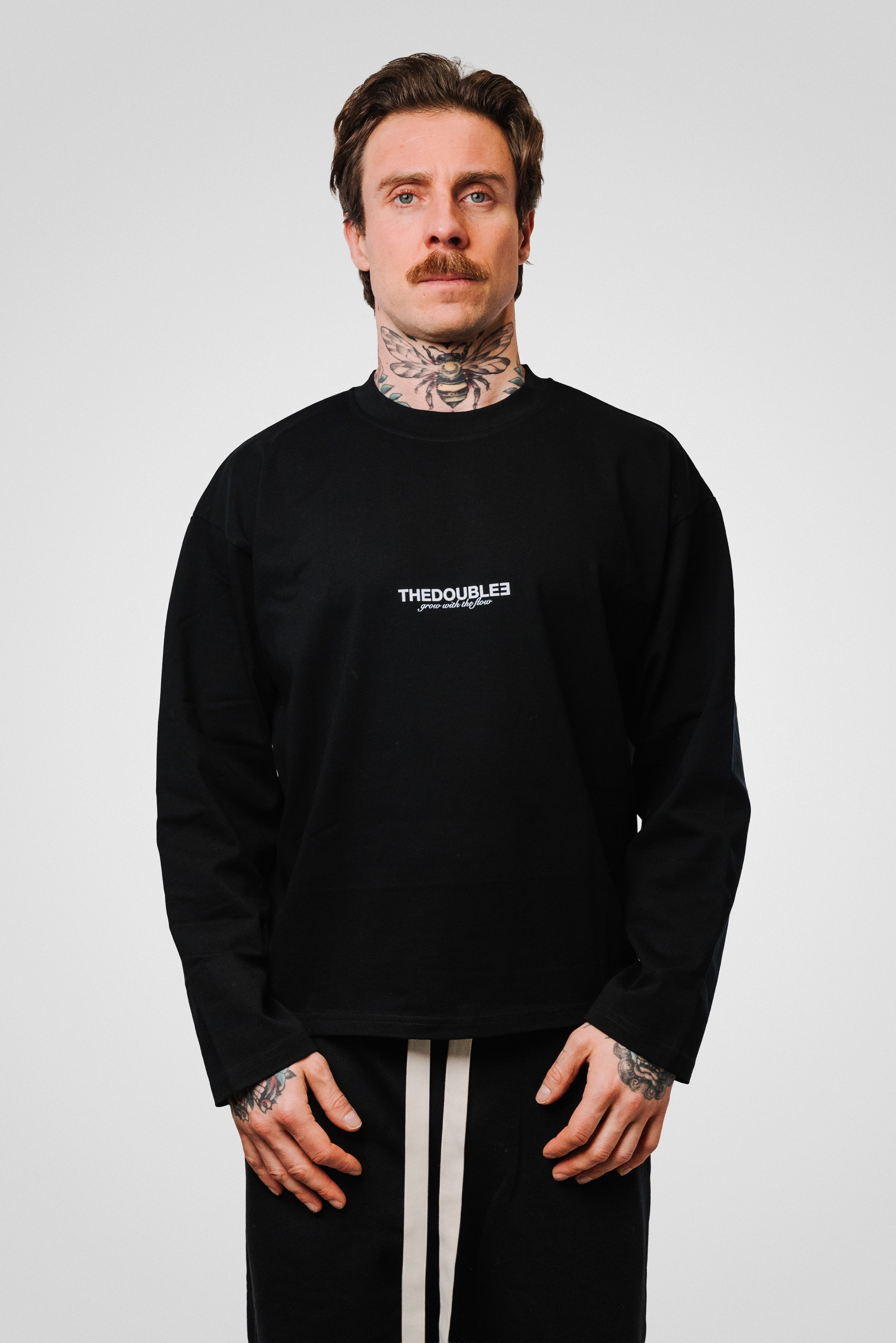 DO U LOVE BOXY LONGSLEEVE BLACK - TheDoubleE