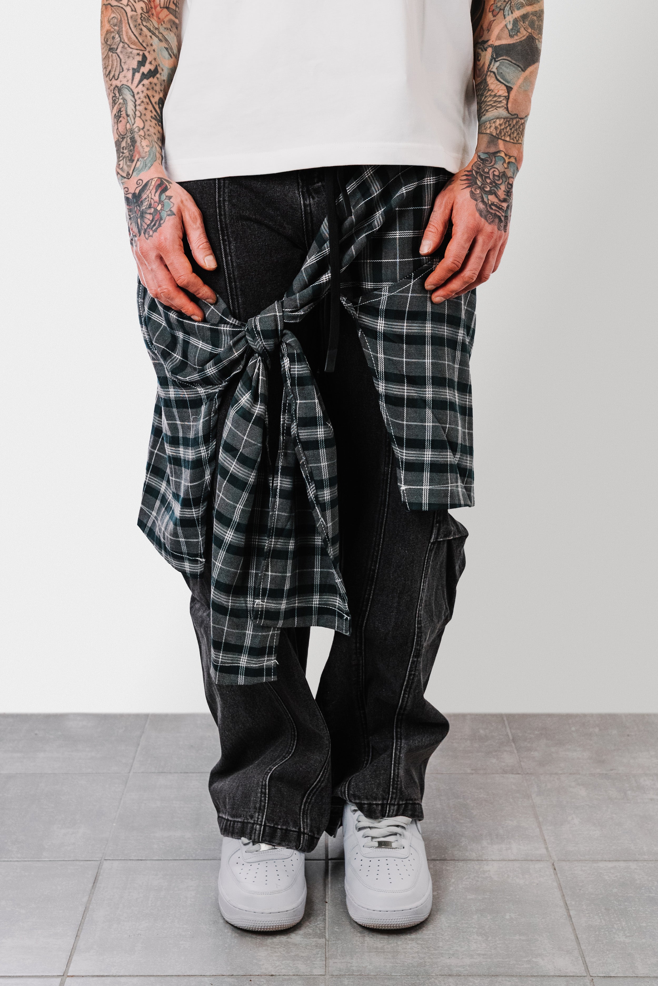 SCOTTISH BALLOON BLACK JEANS - Shoebuya Design