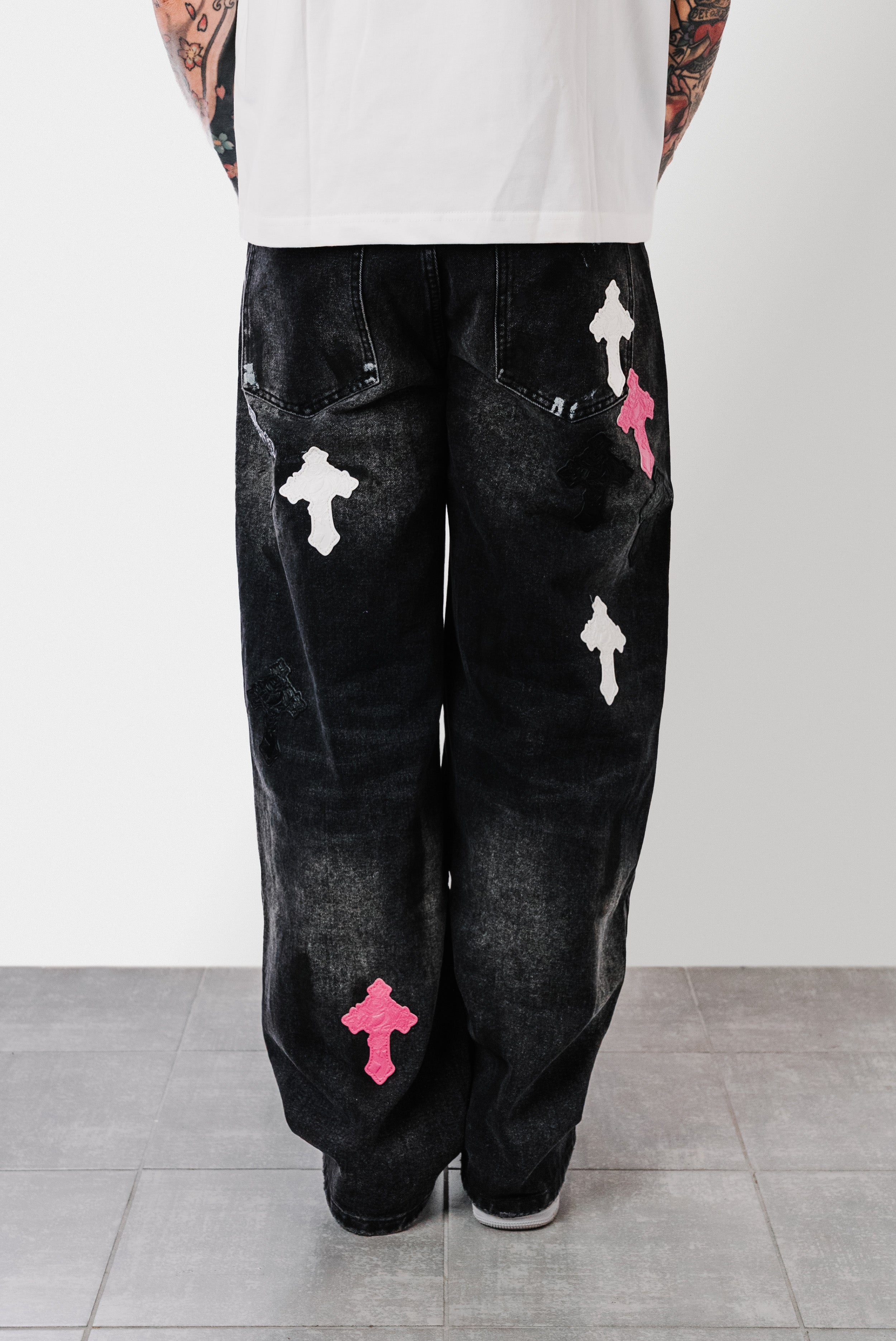 CROSS MULTICOLOR SLAVED BAGGY BLACK JEANS - Shoebuya Design