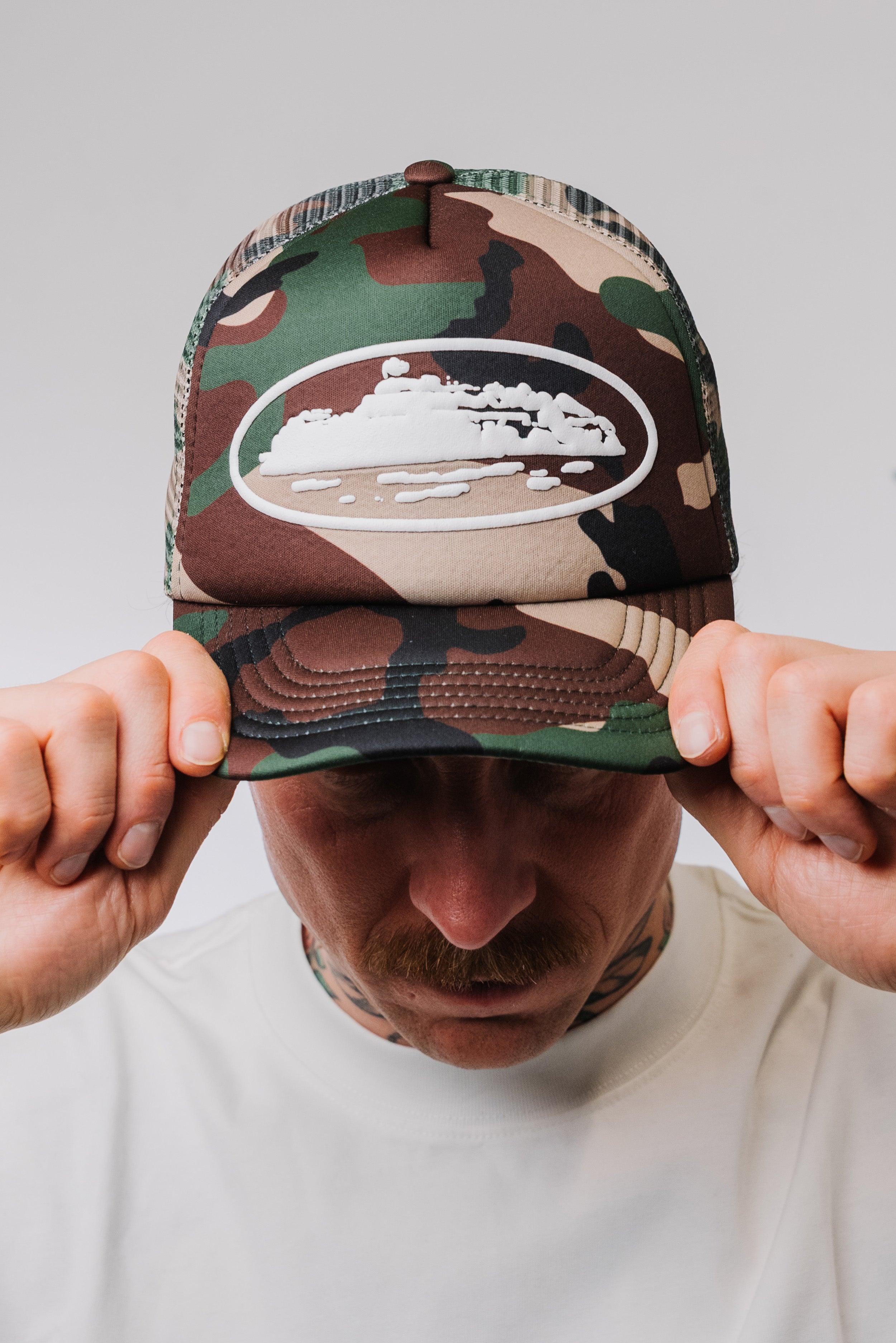 CORTEIZ ALCATRAZ PREMIUM PUFF PRINT TRUCKER HAT FOREST CAMO