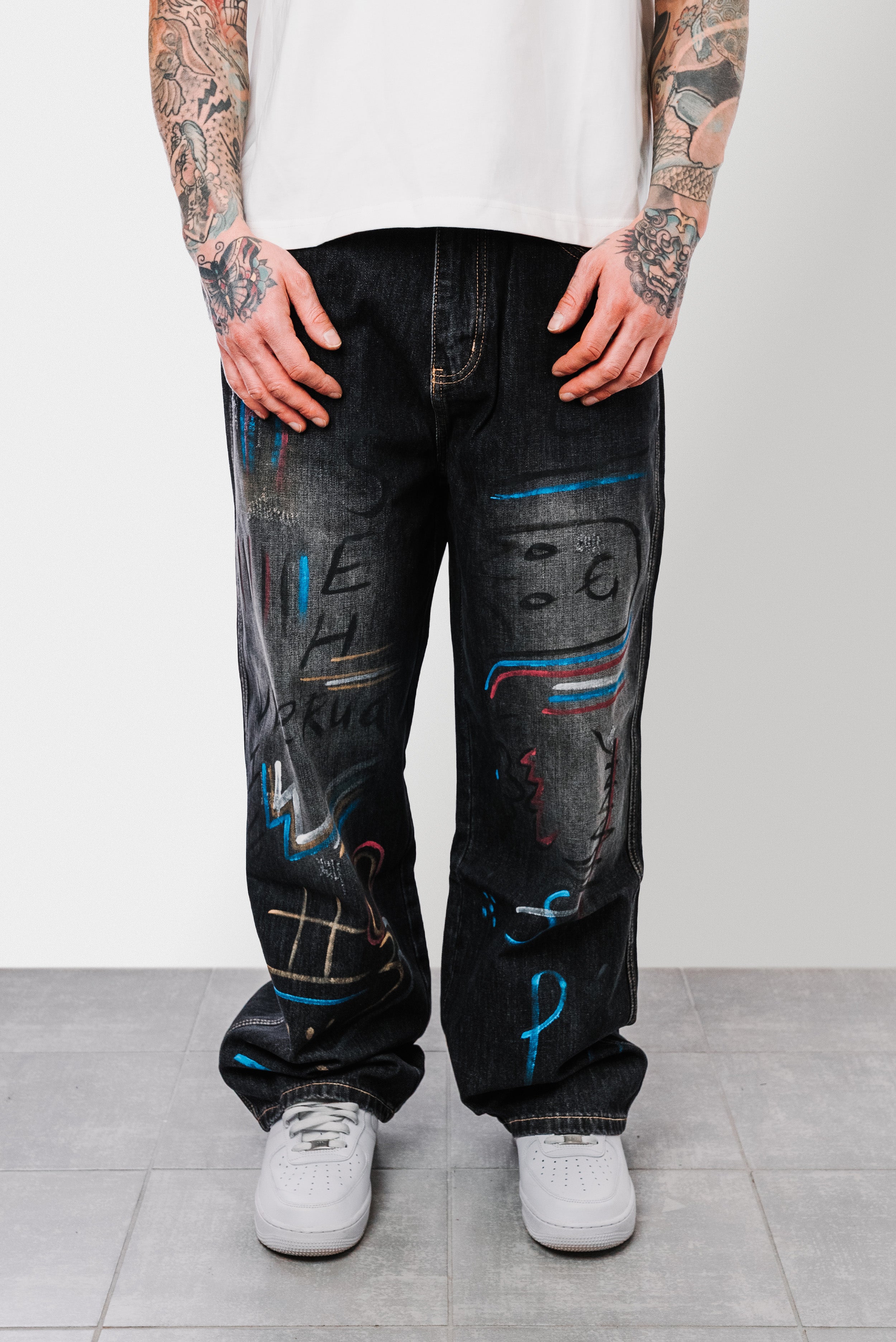 GRAFFITI BAGGY DENIM JEANS - Shoebuya Design