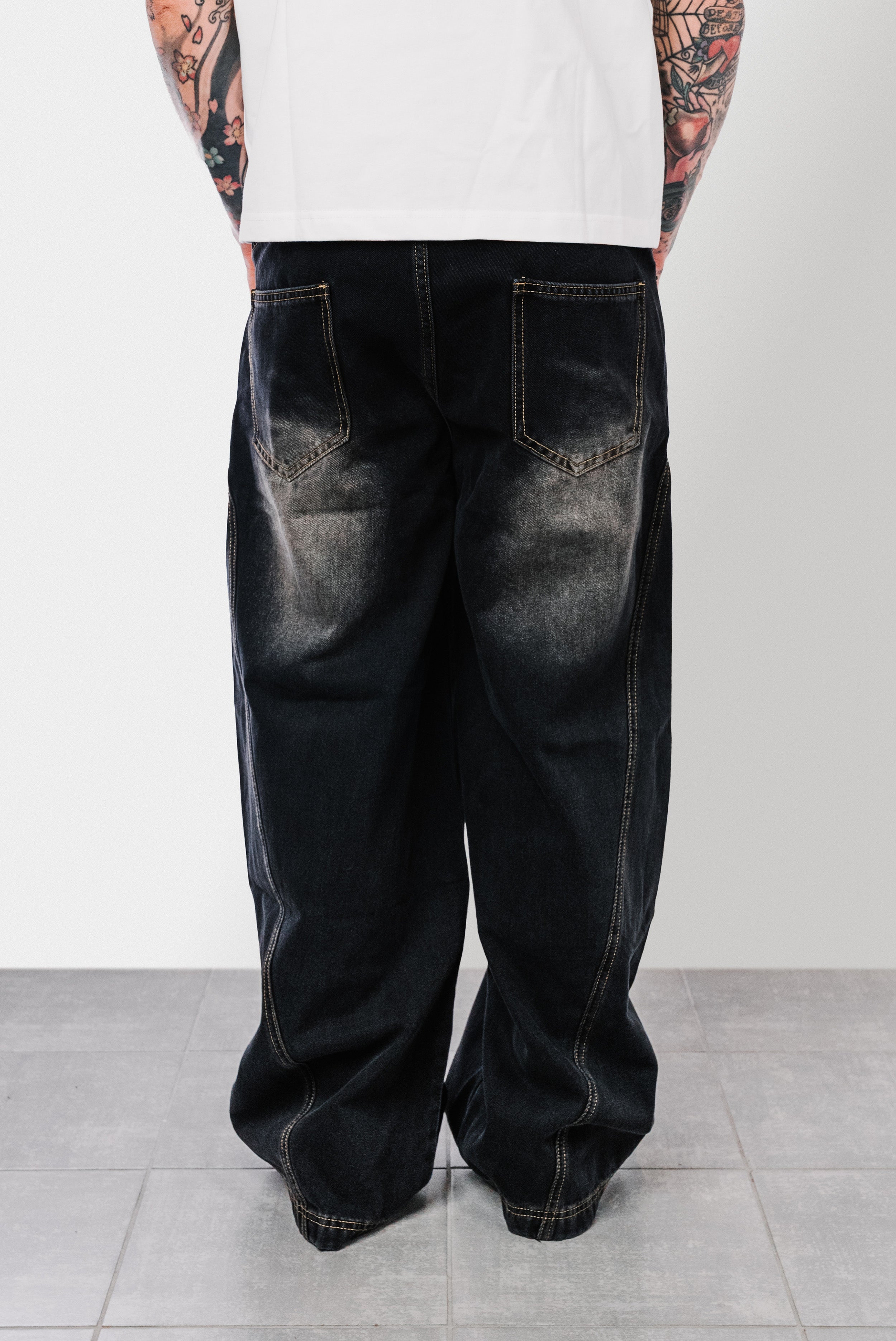 REVERSE DENIM BALLOON JEANS - Shoebuya Design